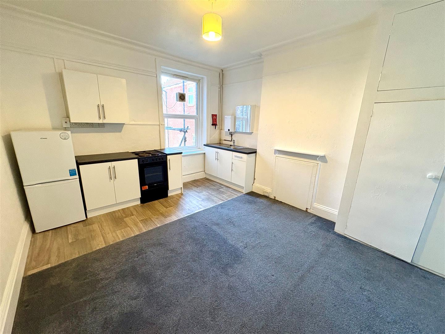 Room 5, 62, South Terrace, Littlehampton photo 4