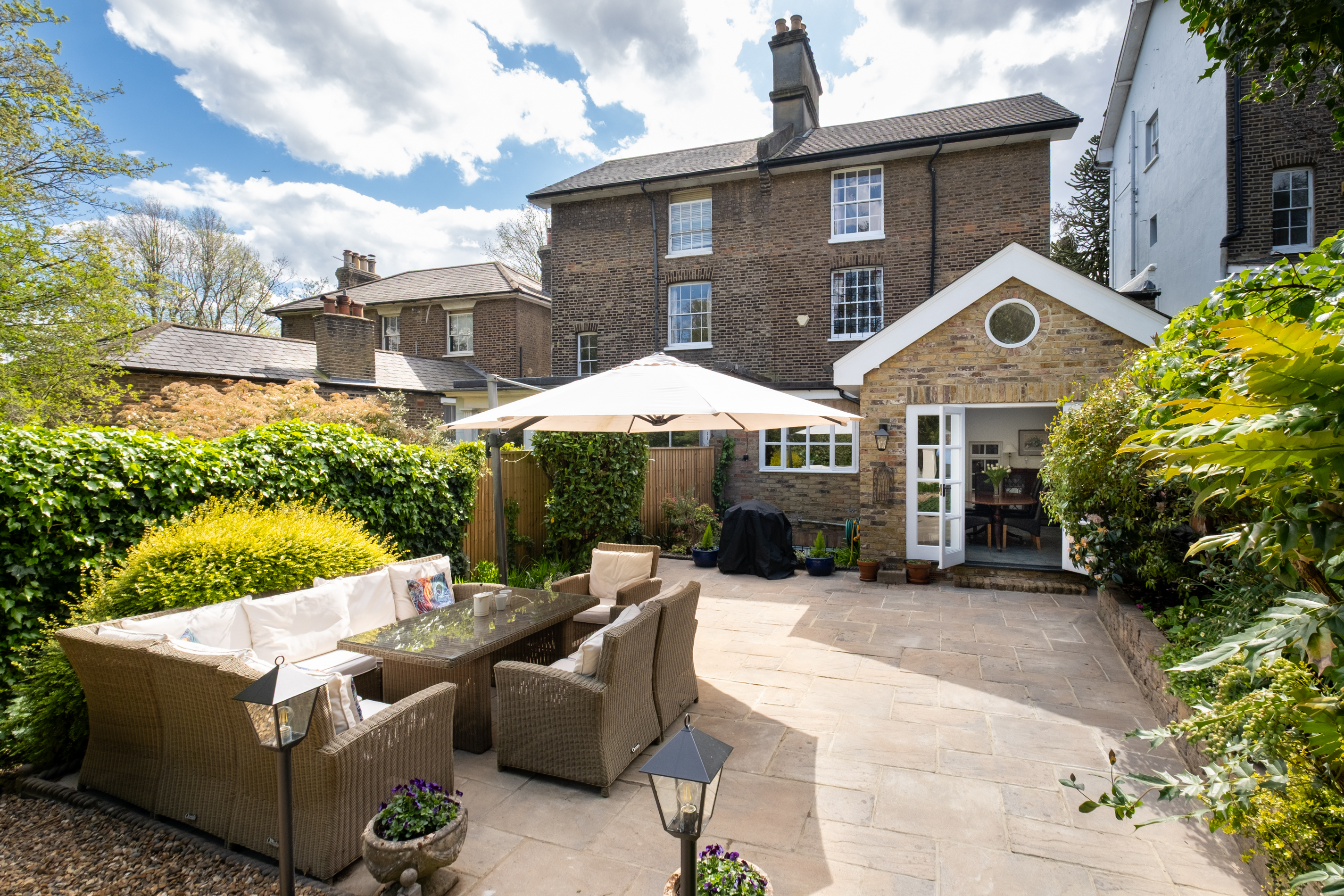 5 bedroom semi-detached house for sale 0
