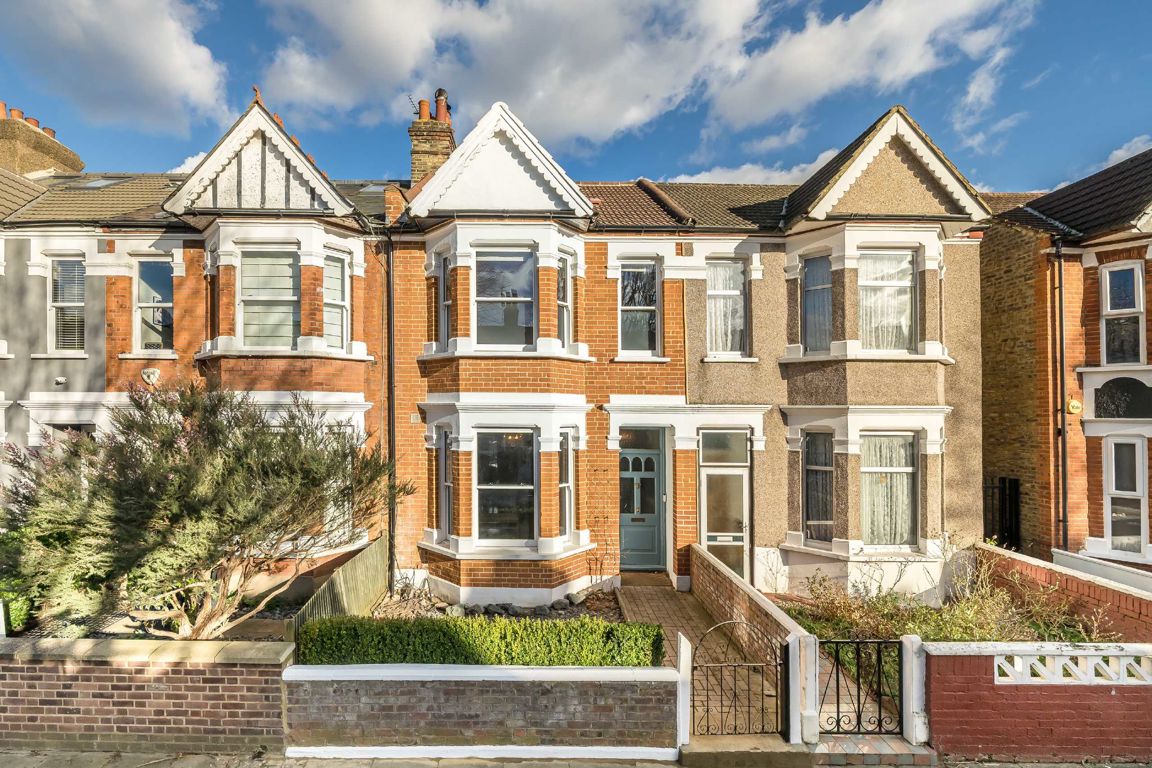 4 bedroom property for sale 0