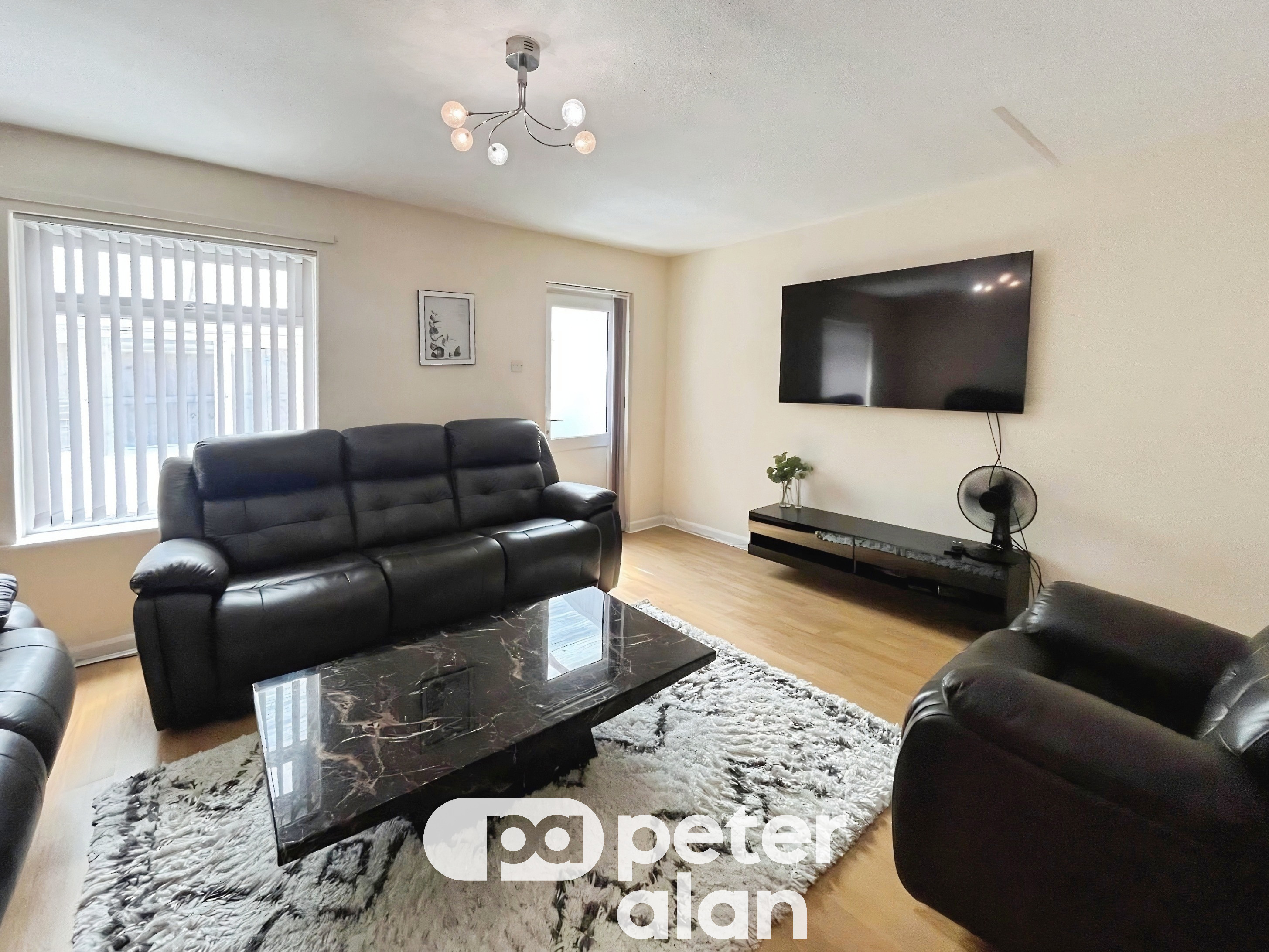 64, Bridgend photo 2