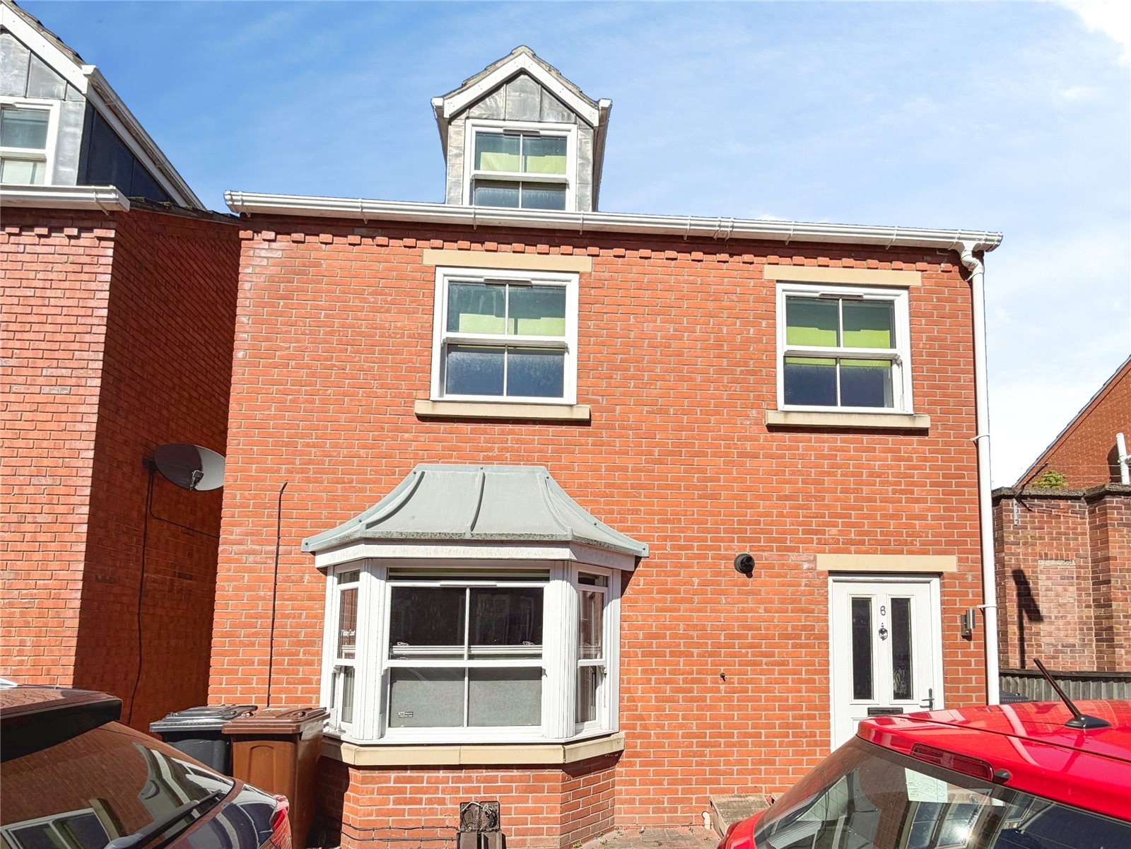 2 bed flat for sale