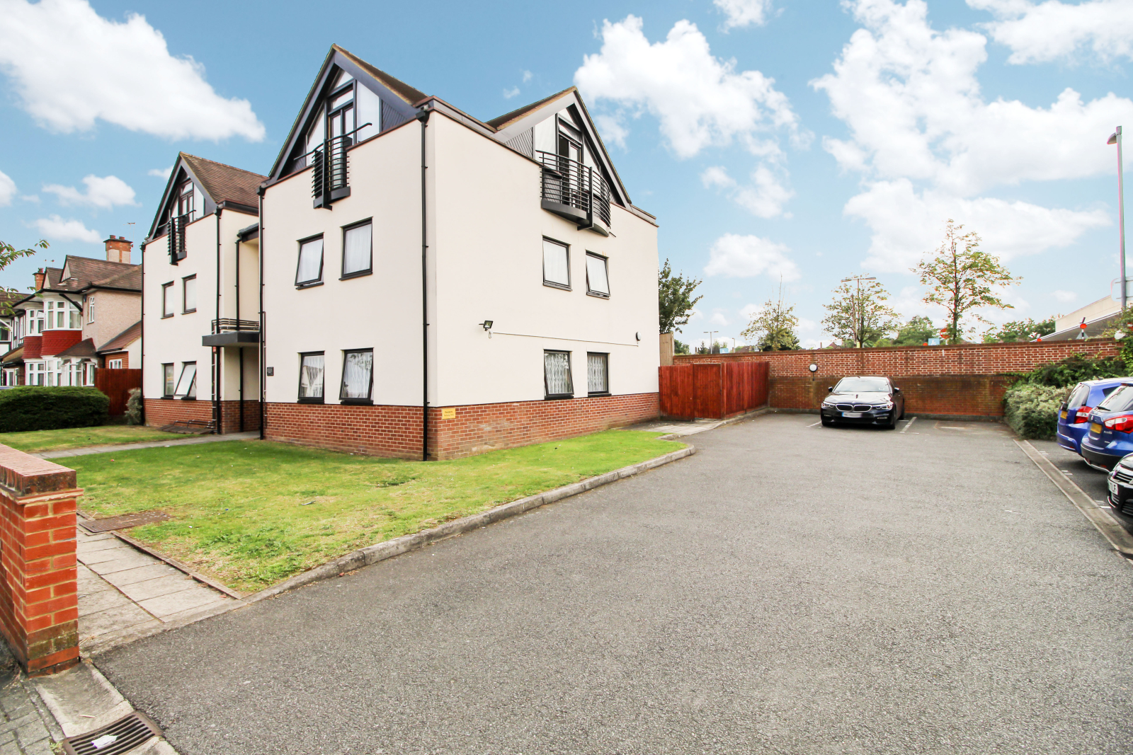 Flat 1, Hamilton Court, 38 Draycott Avenue, Kenton photo 2