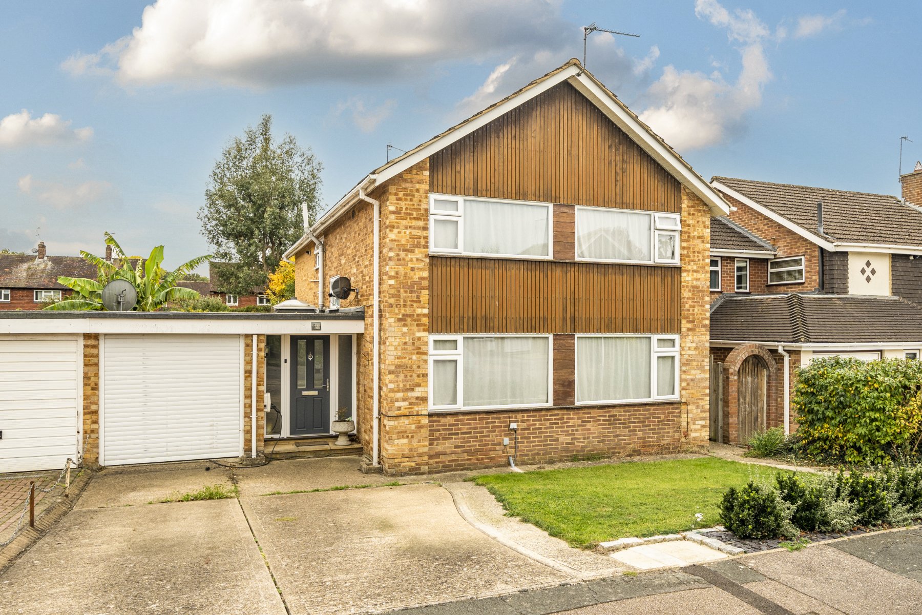 5-bed detached on 40, Great Oaks Park, Surrey, £800,000