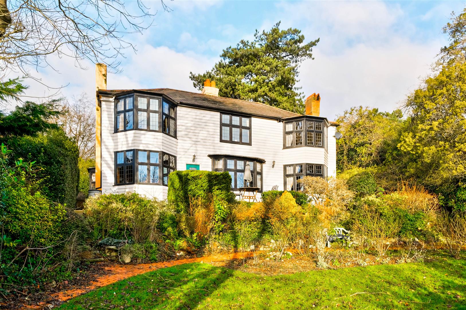 6 bedroom detached house for sale 0