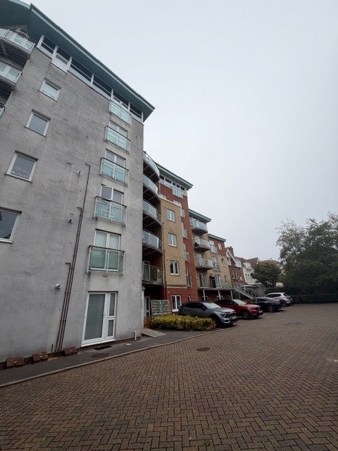Flat 49, The Breeze, Bournemouth photo 4