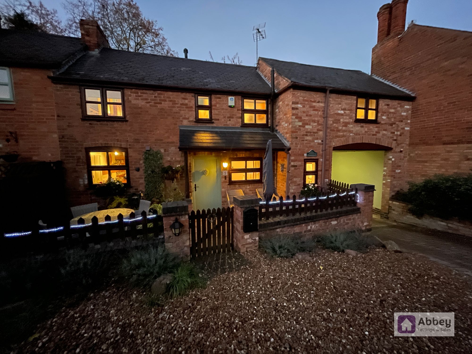 5-bed house on 9 White Horse Lane, Leicester, £400,000