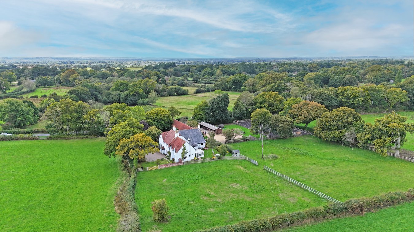 7 bedroom farmhouse for sale 0