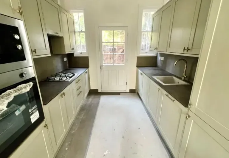 5 bedroom detached house for sale 0