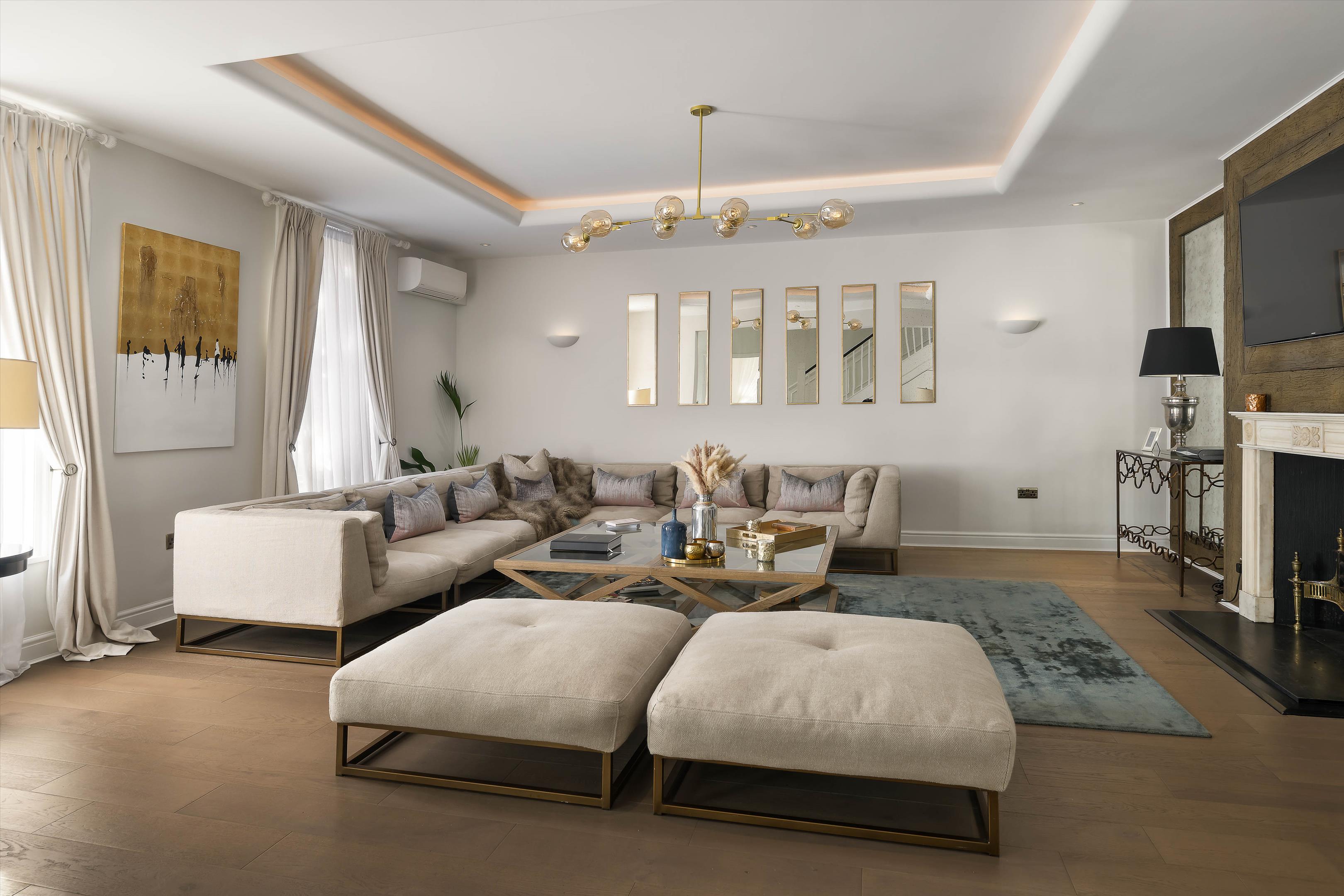 8 bedroom detached house for sale 0