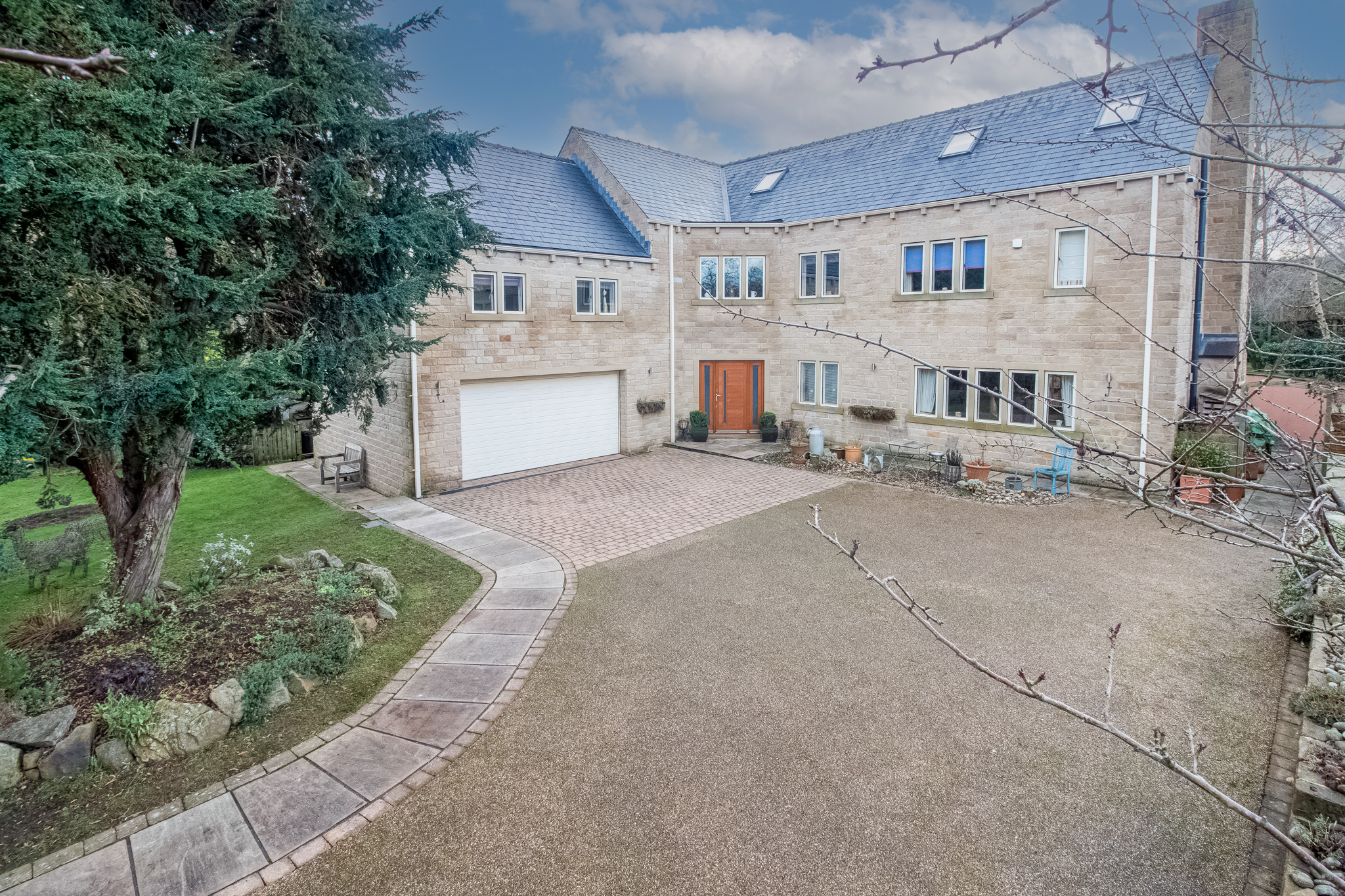 7 bedroom detached house for sale in Holmfirth The