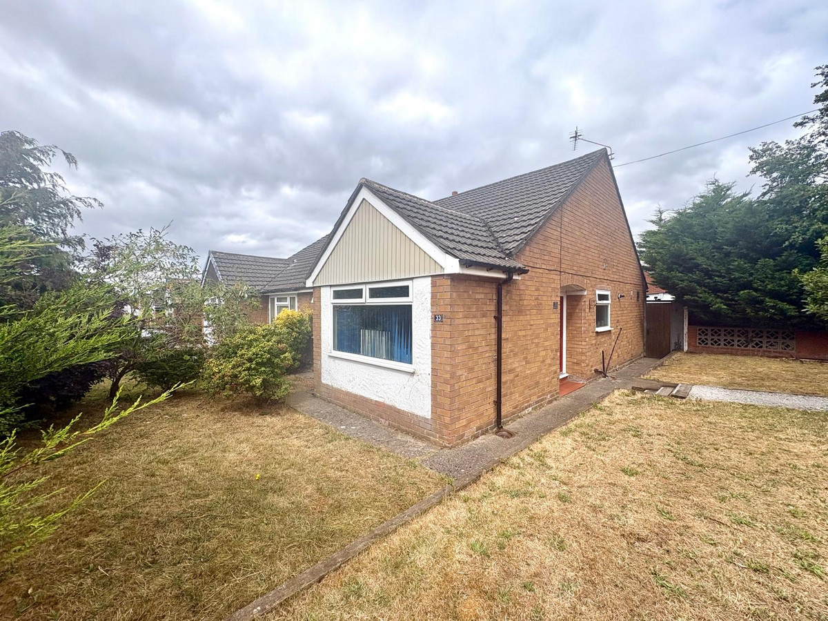 33, Columbus Drive, Pensby photo 5