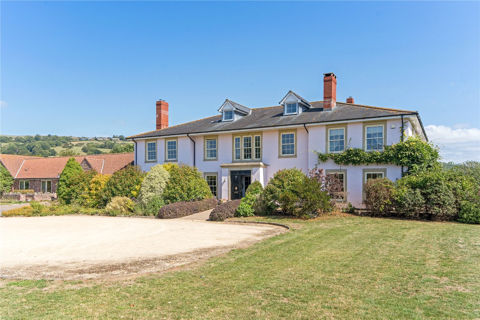 6 bedroom detached house for sale 0