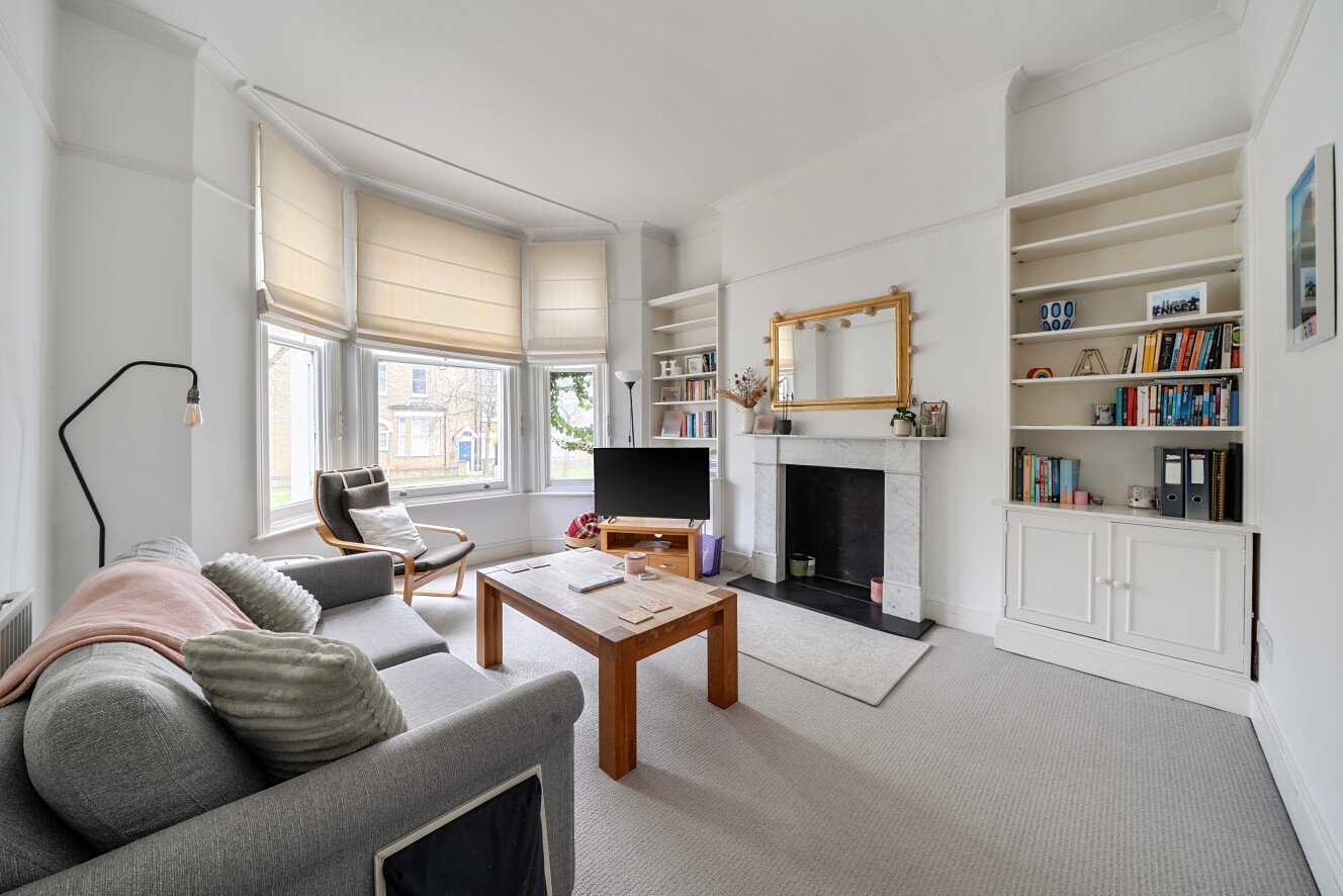 98b, Bolingbroke Grove, London photo 2