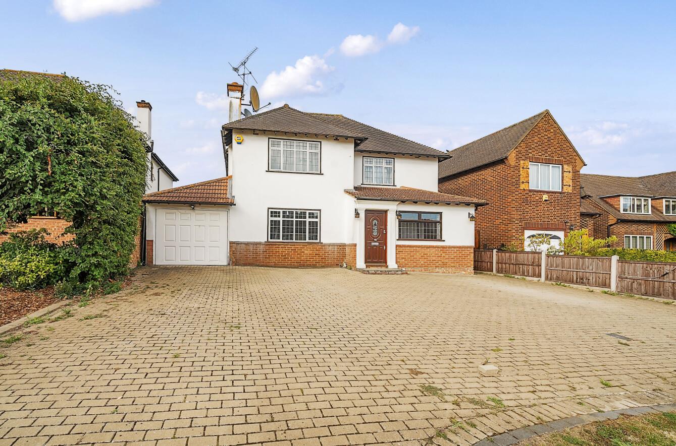 4 bedroom detached house for sale 0