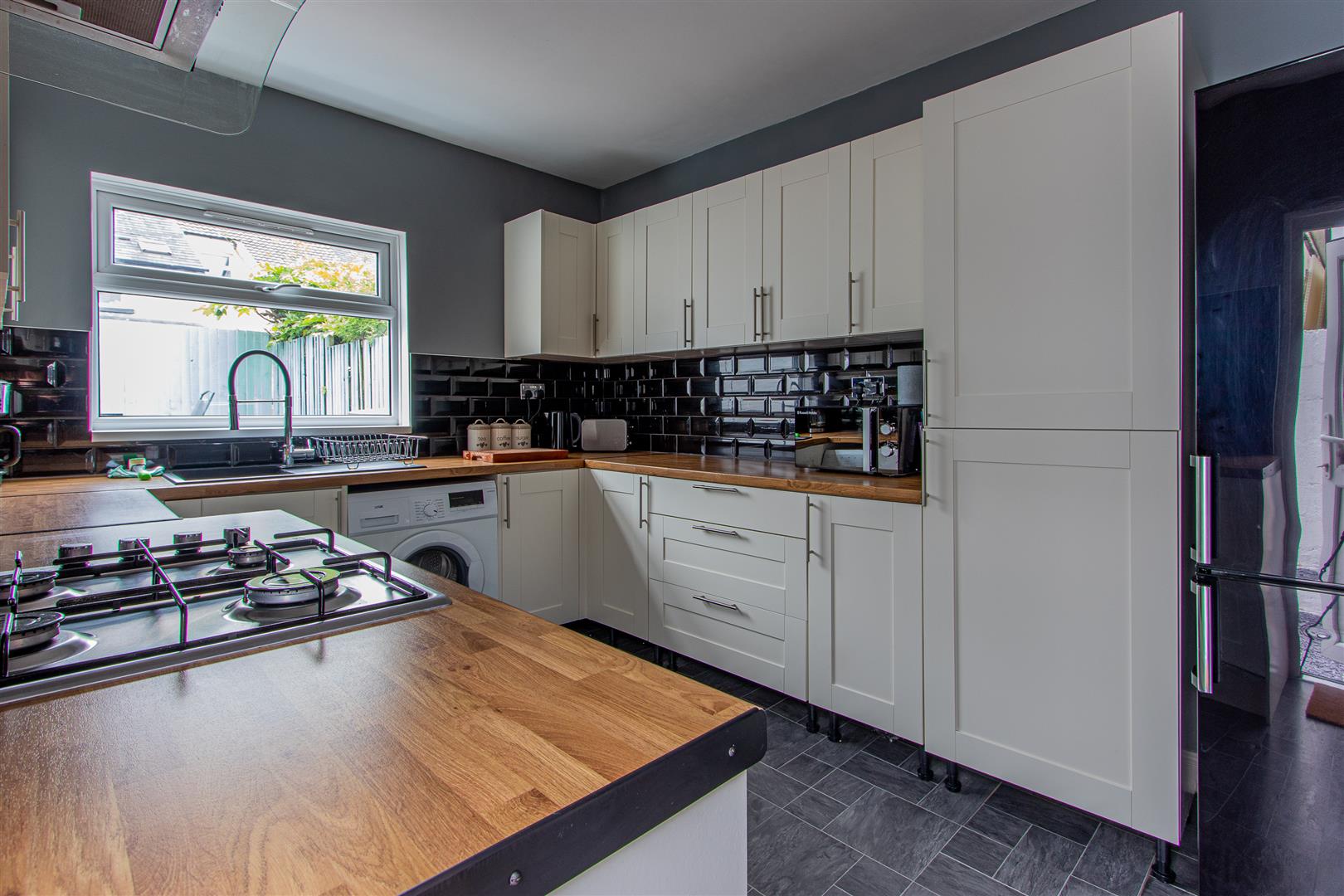 25, Jubilee Street, Cardiff photo 4