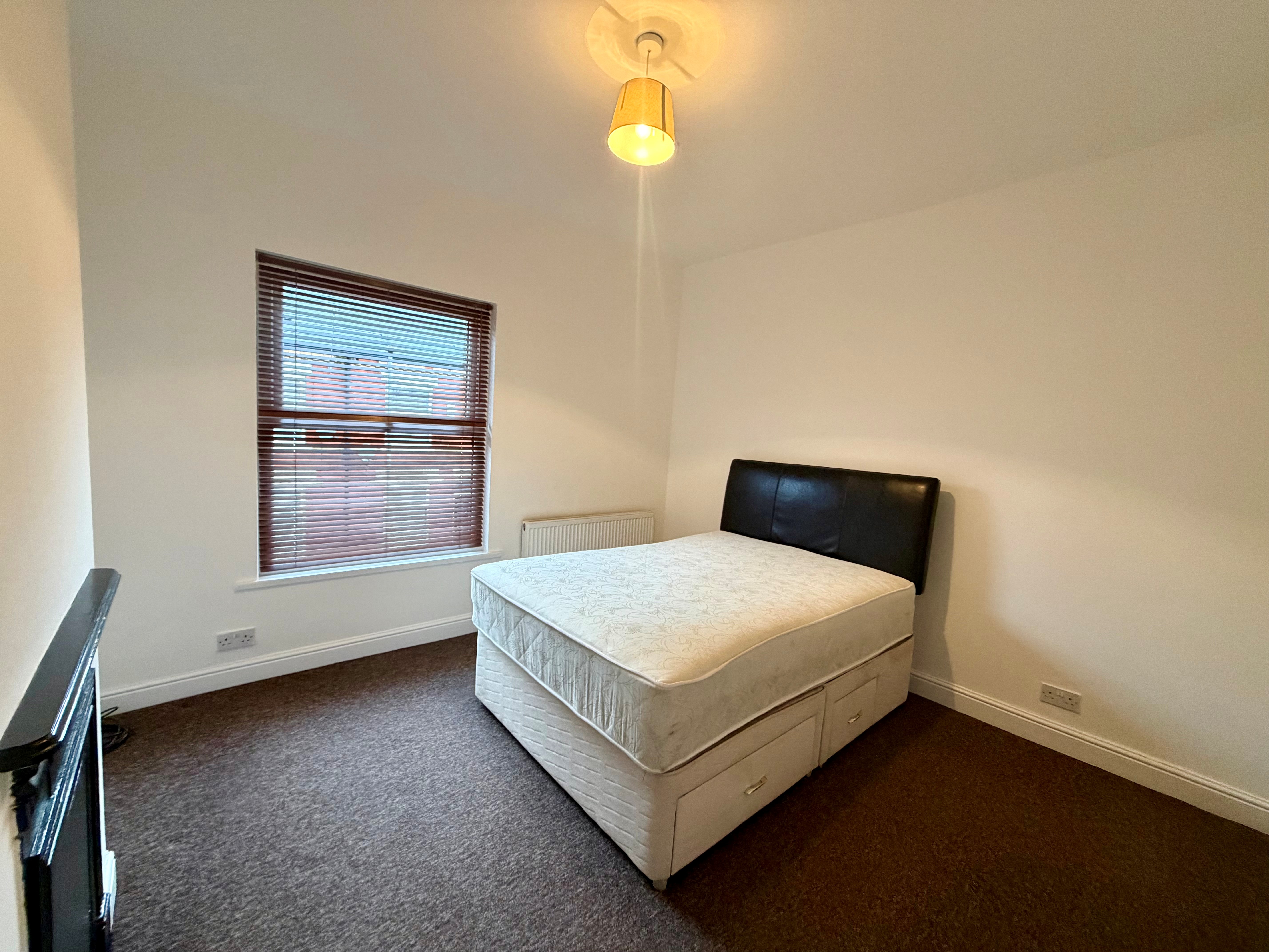 41, Manchester photo 3