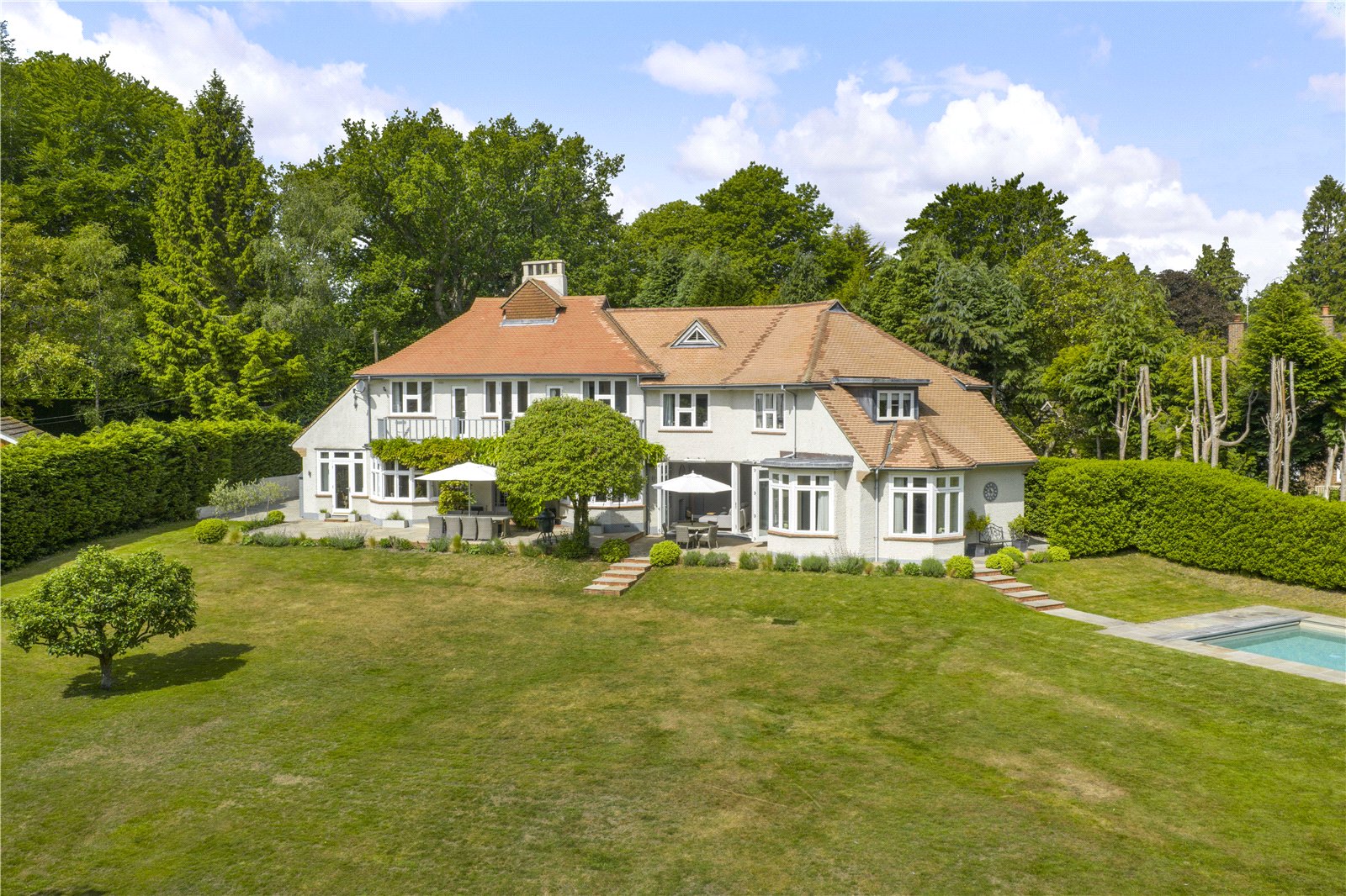 6 bedroom detached house for sale 0