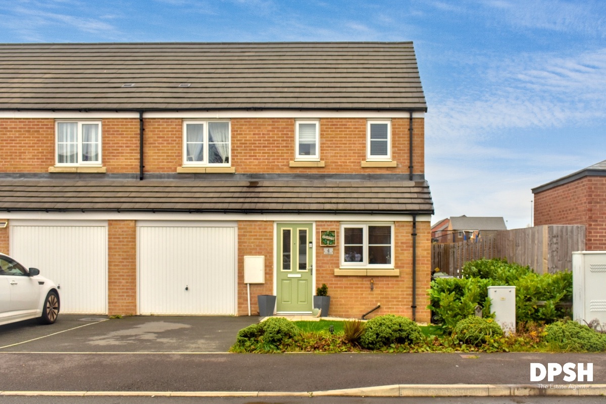 3-bed other on 4 Scatcherd Drive, Leeds, £315,000