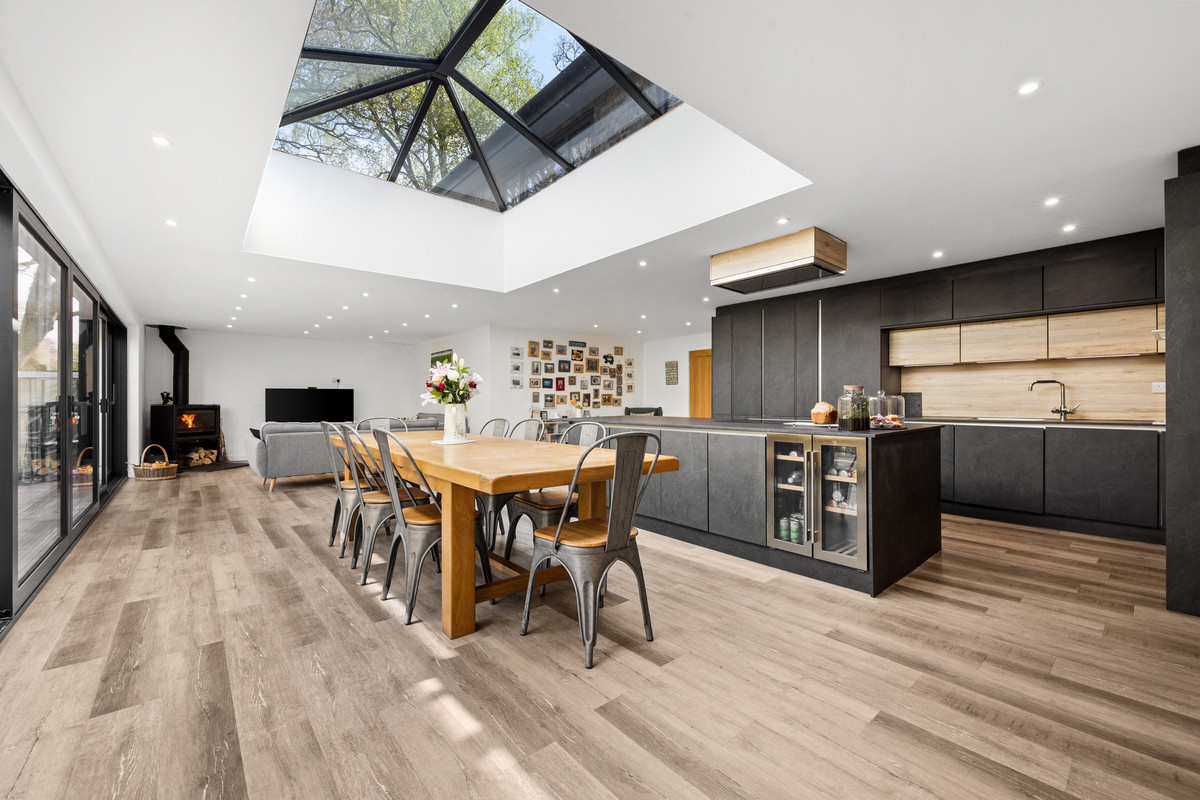 5 bedroom detached house for sale 0