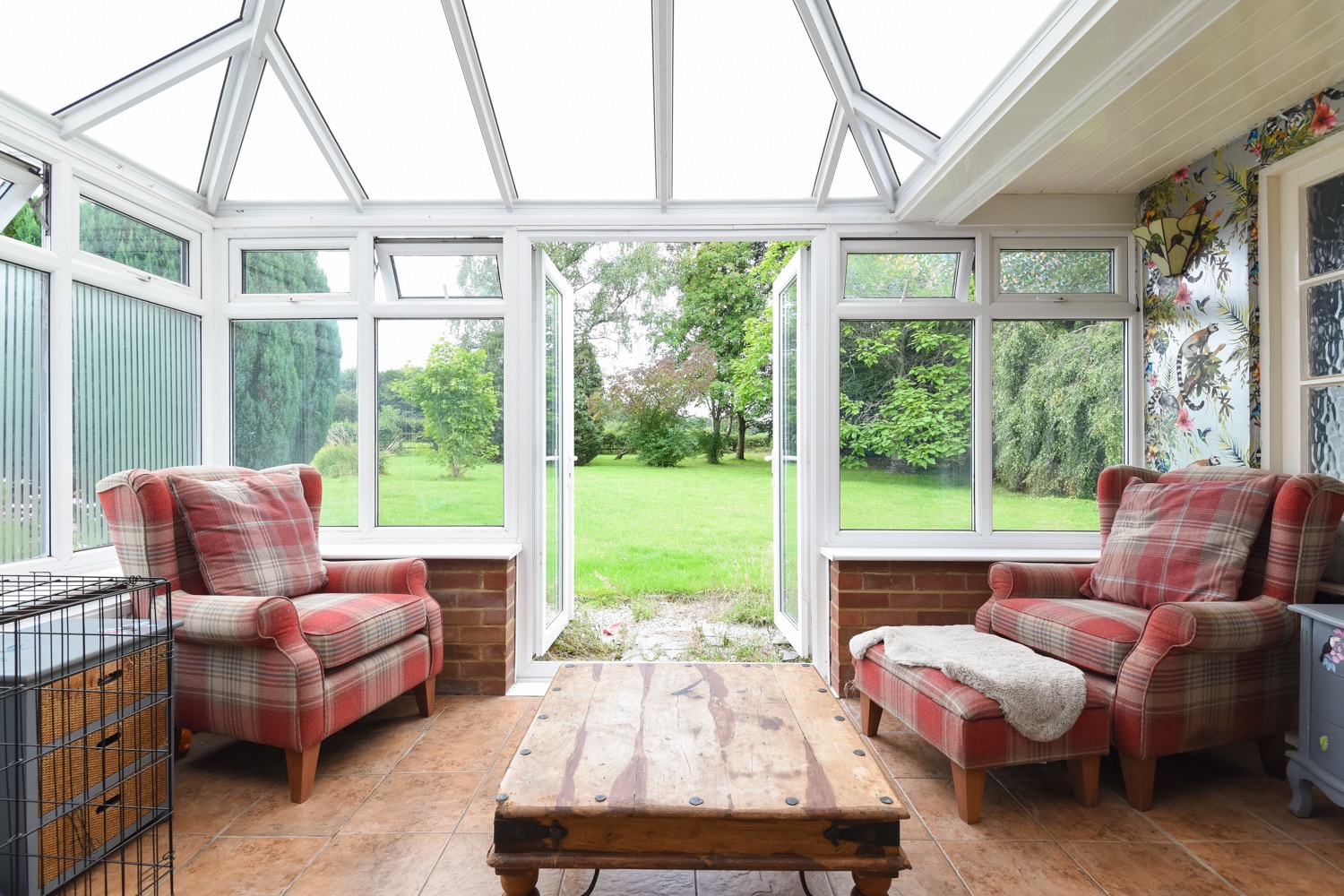 6 bedroom detached house for sale 0