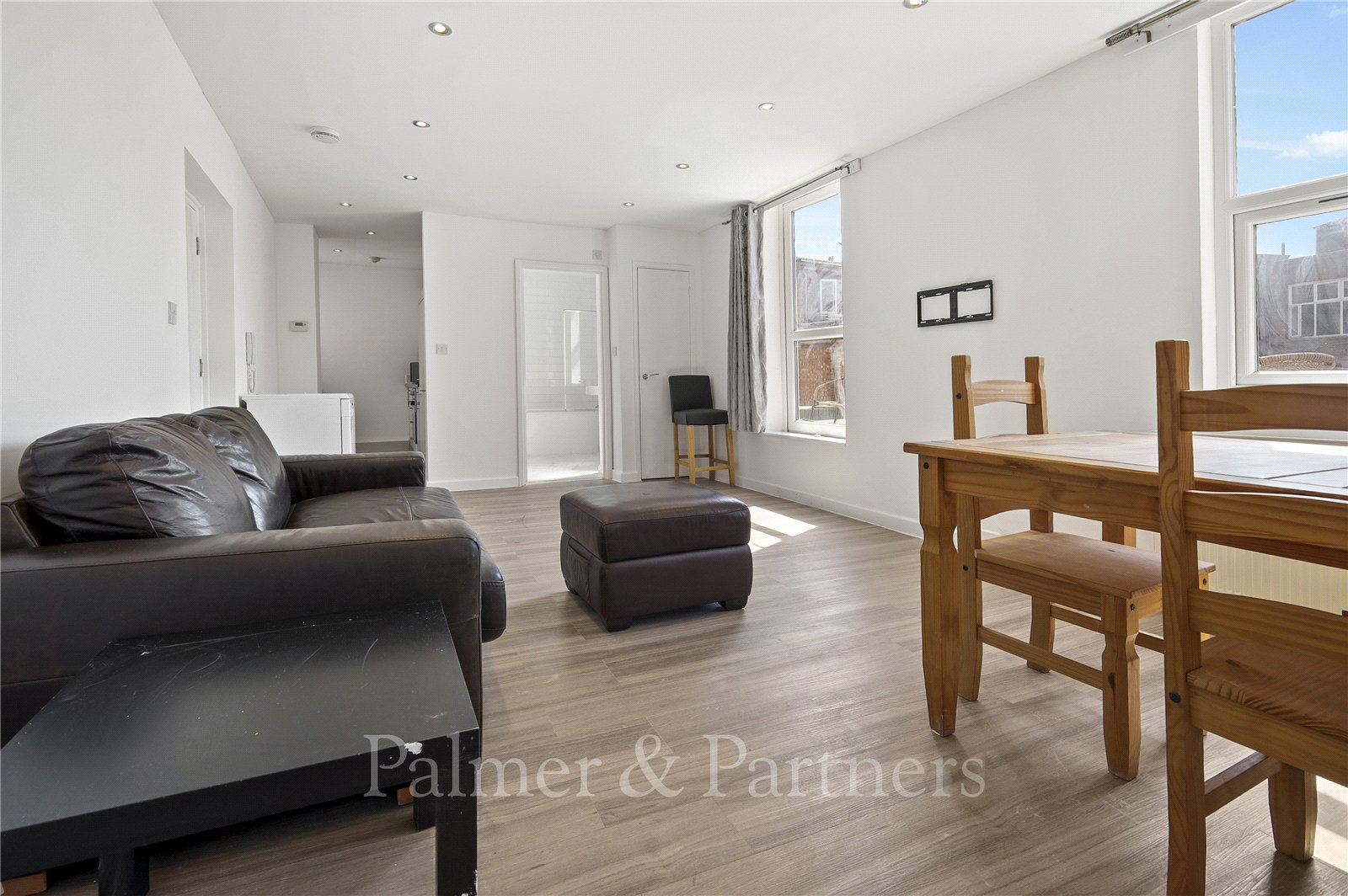 Flat 4, 9, Colne Road, Essex photo 4