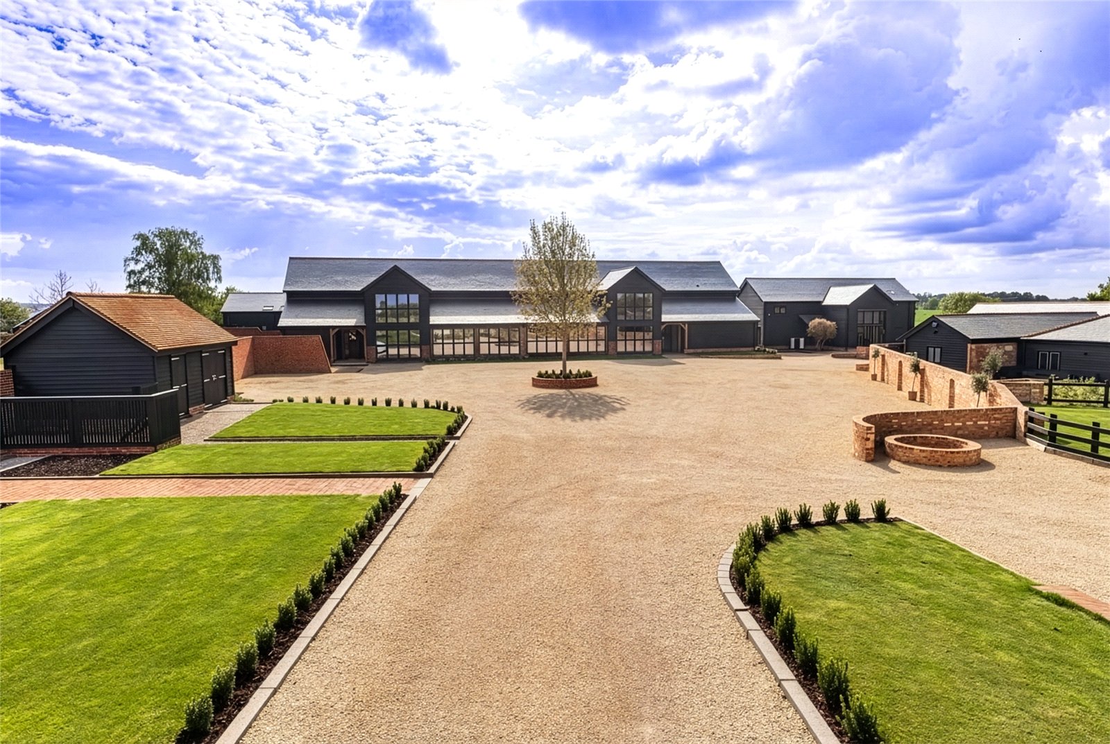 5 bedroom semi-detached new house for sale 0