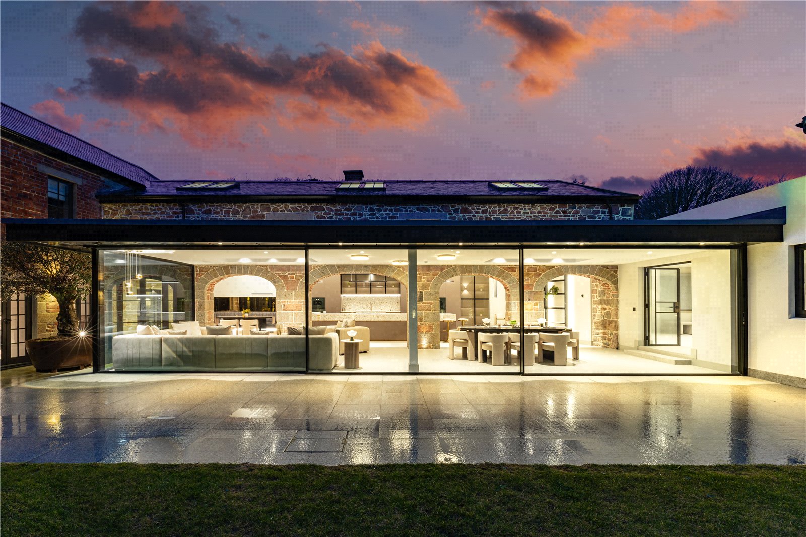 9 bedroom detached house for sale 0