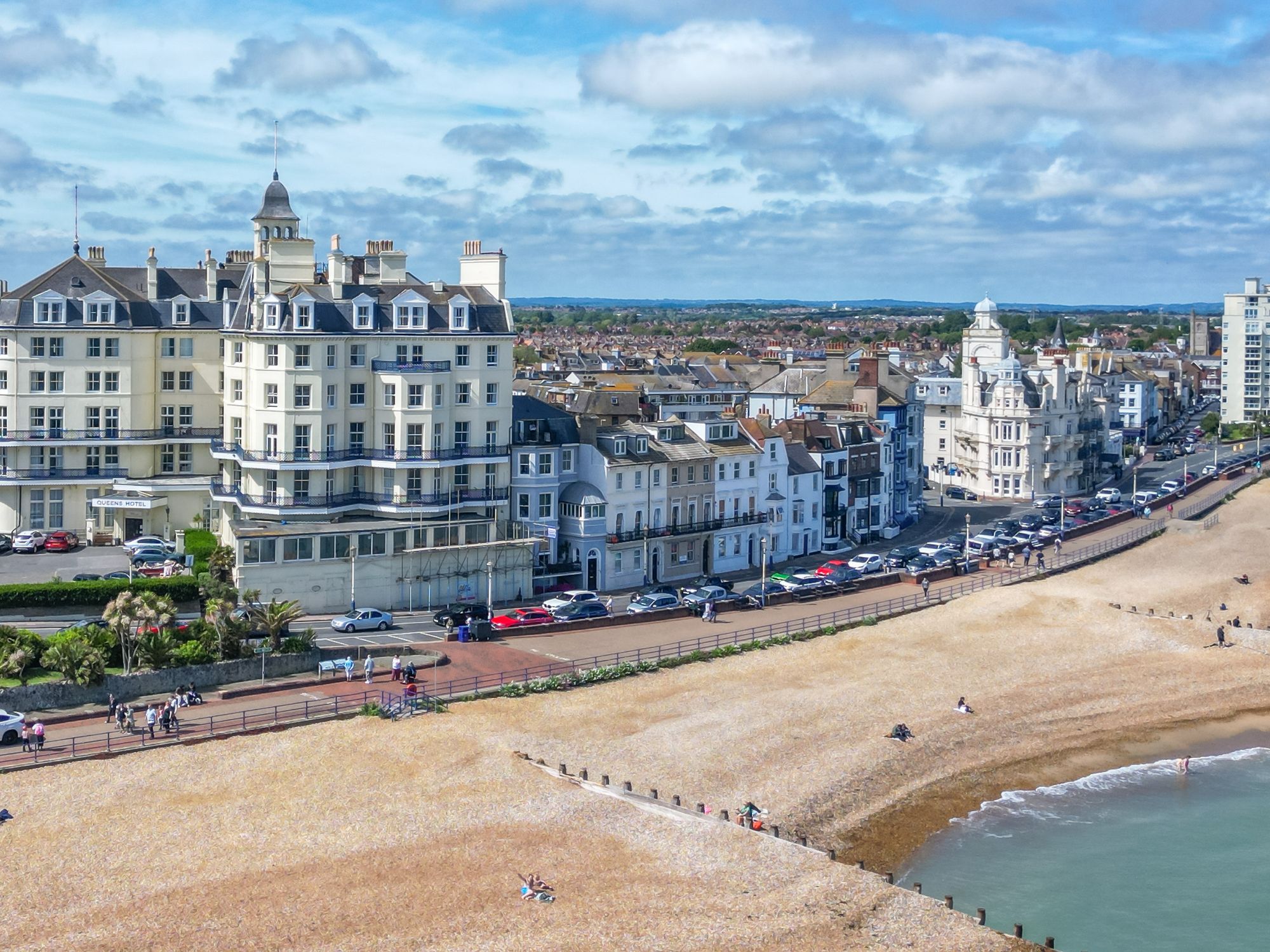 6 bedroom detached house for sale