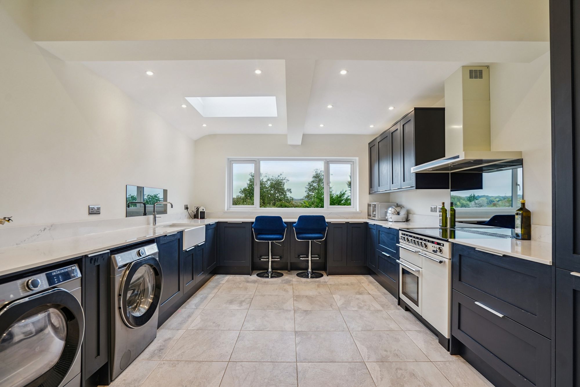 6 bedroom semi-detached house for sale 0