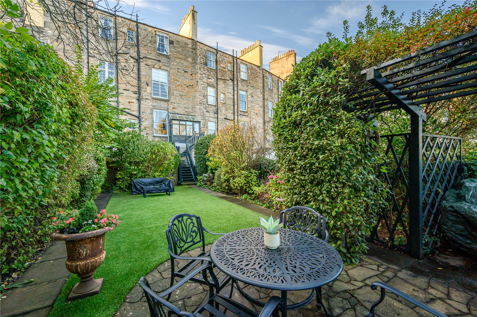 5 bedroom terraced house for sale 0