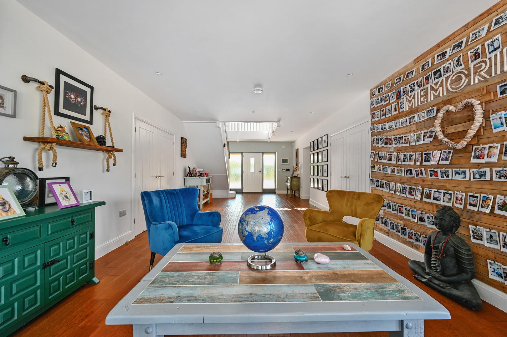 5 bedroom detached house for sale 0