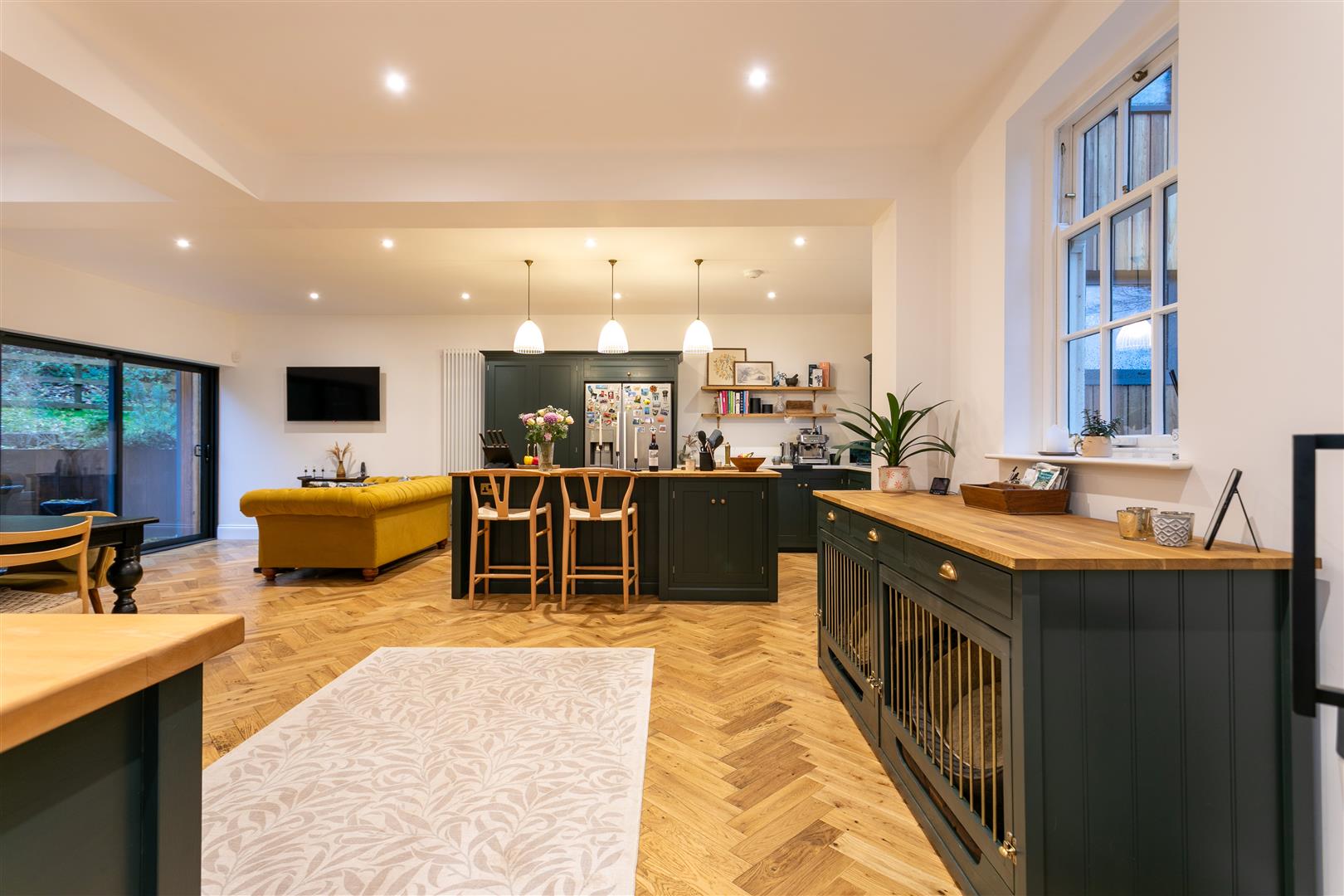 5 bedroom detached house for sale 0