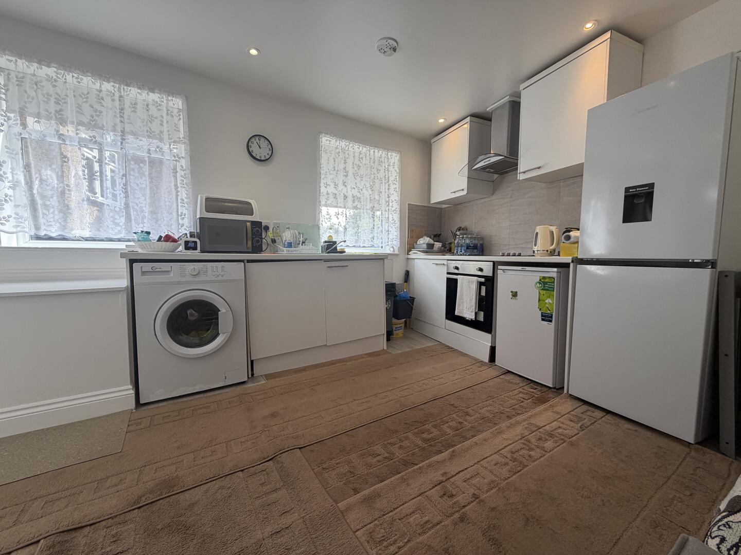 50D, Cannon Hill, Southgate photo 4