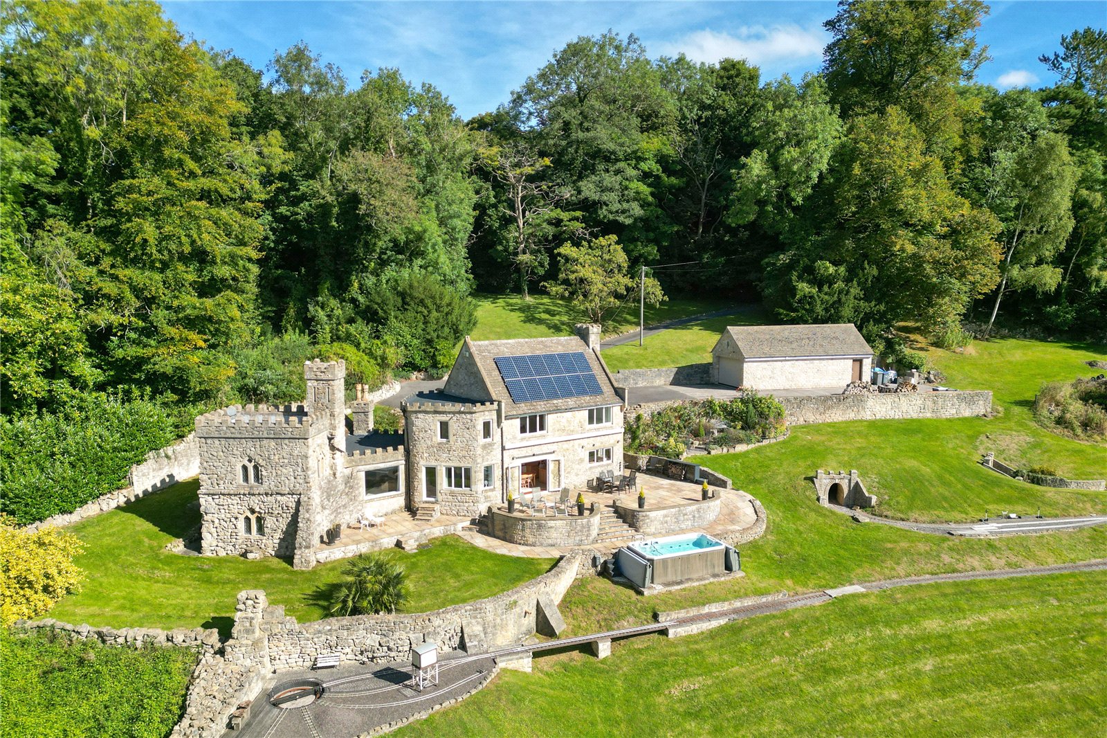 3 bedroom flat for sale