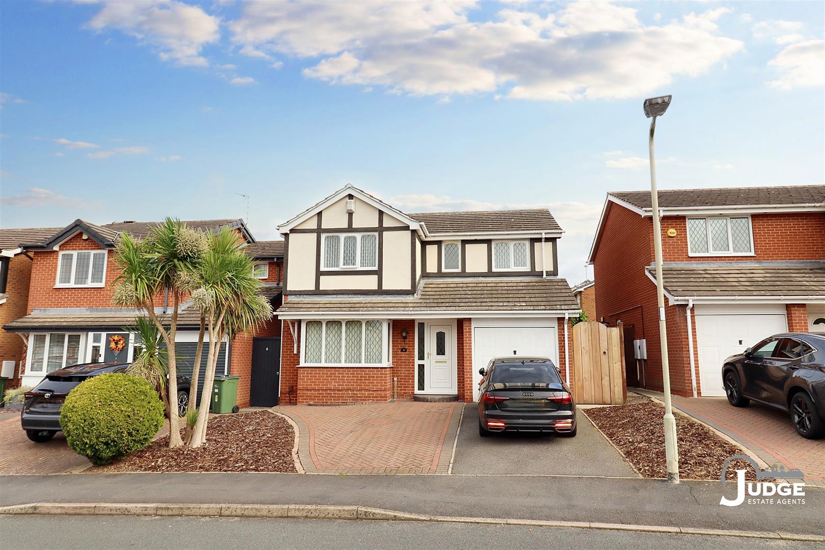 4-bed detached on Wheatfield Close, Glenfield, Leicester LE3, £375,000