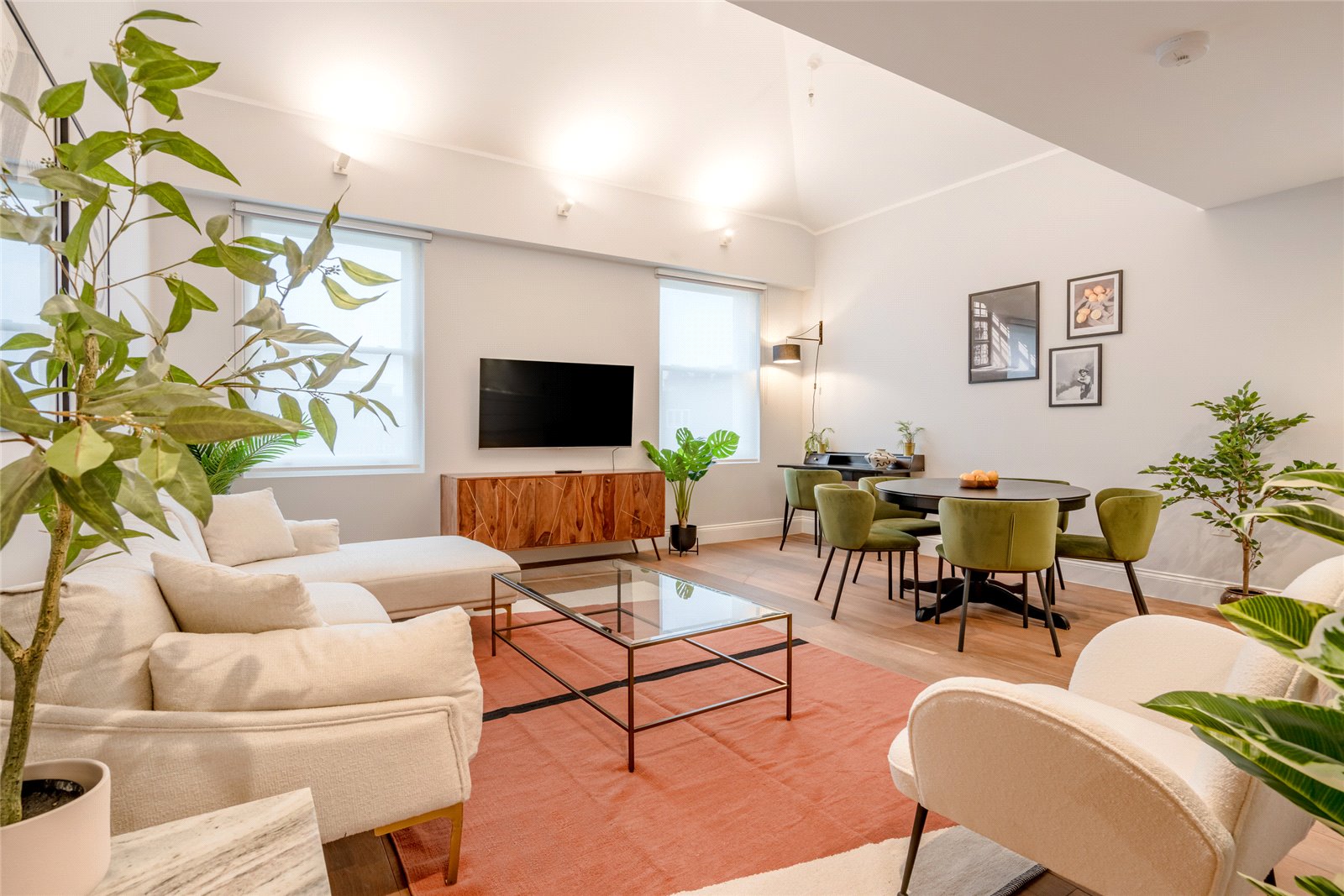 3 bedroom flat for sale 0