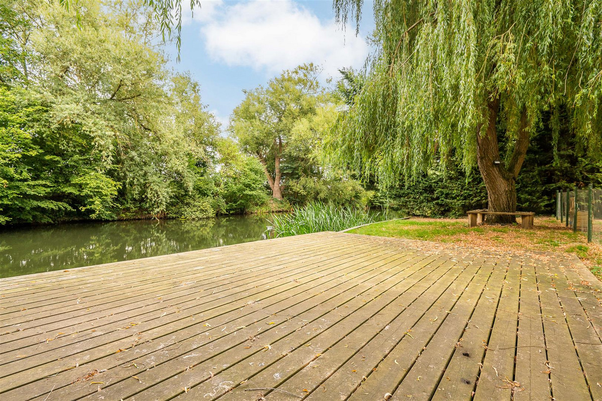 Photos of Loddon Drive, Wargrave, Reading Berkshire RG10 64609061