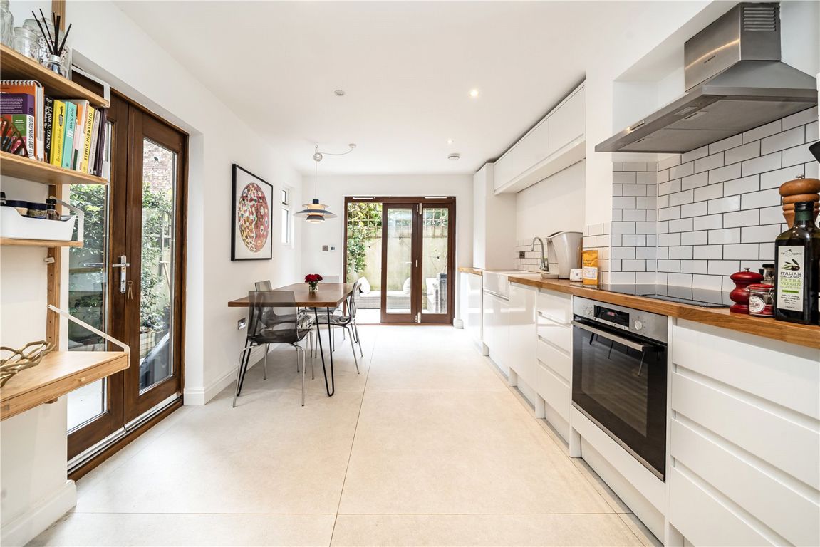 4 bedroom terraced house for sale 0