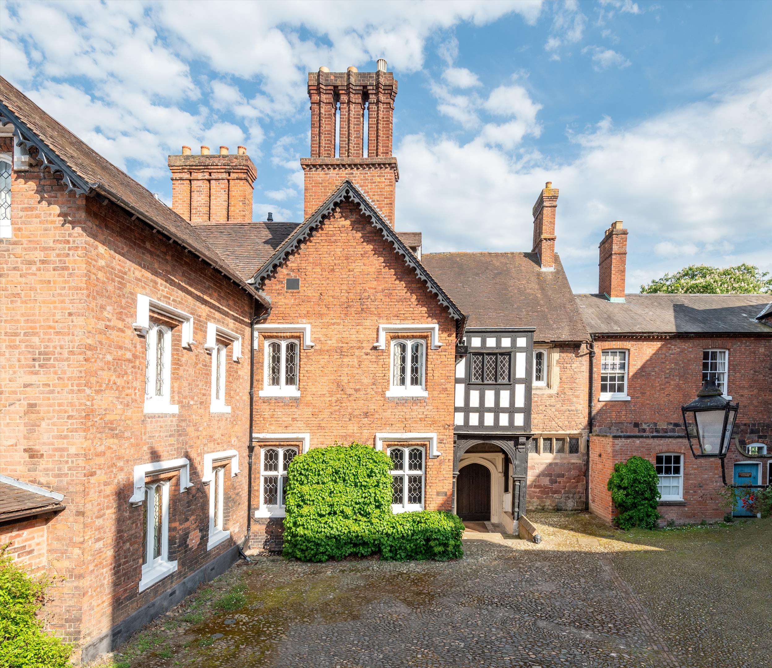 5 bedroom town house for sale 0