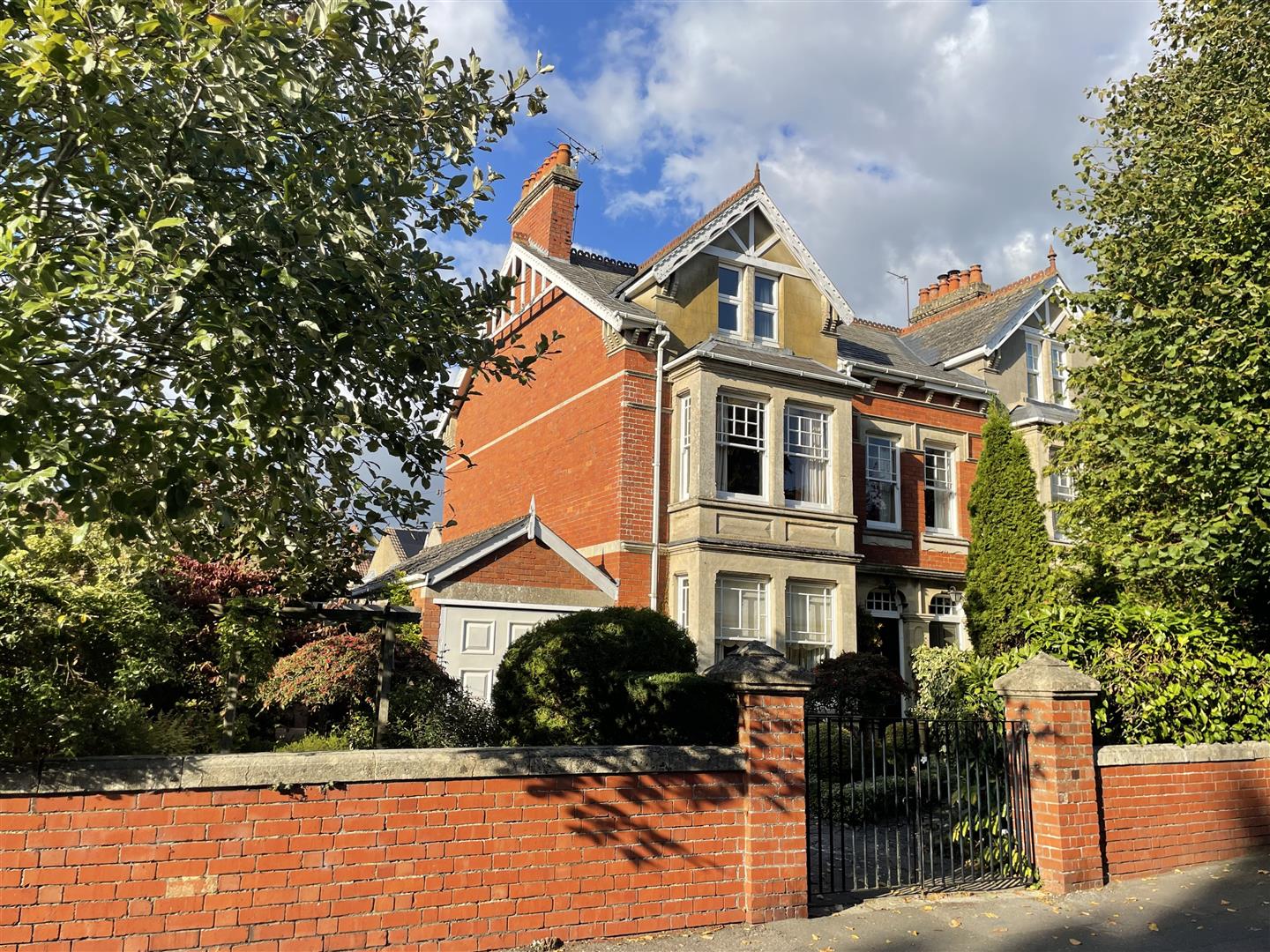 5-bed house on 48, Westlecot Road, Swindon, £700,000