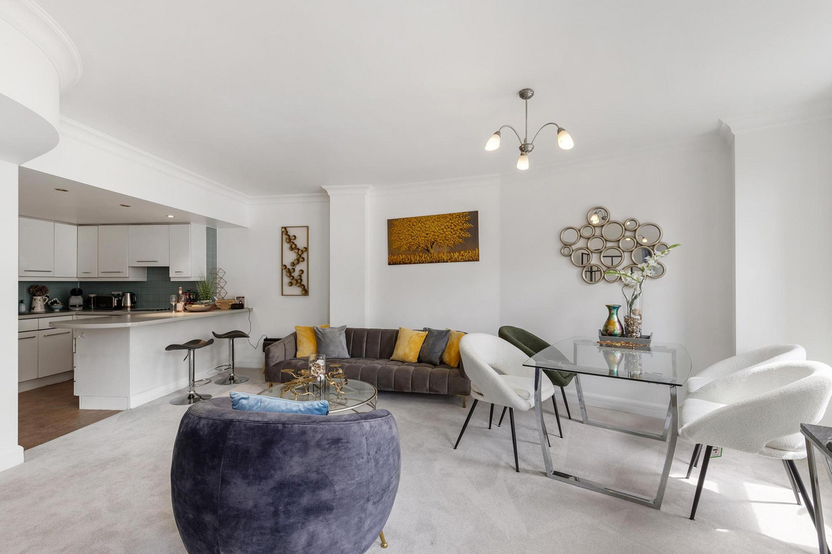 2 bedroom flat for sale 0