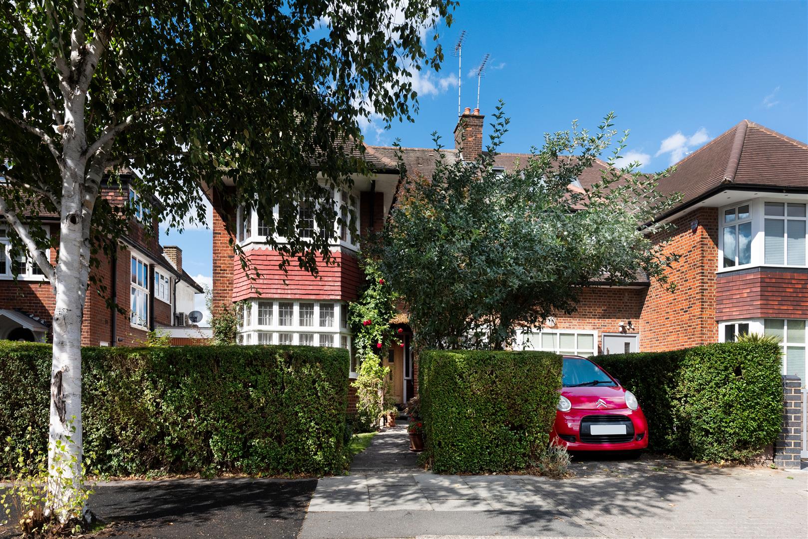 4 bedroom semi-detached house for sale 0