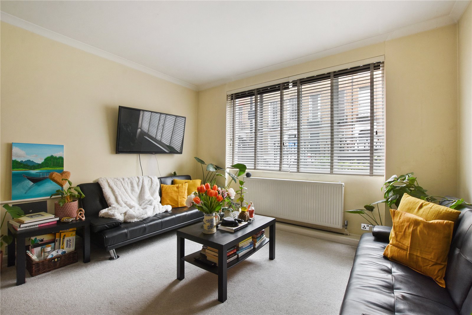 Flat 2,, Hawcroft Court, London photo 4