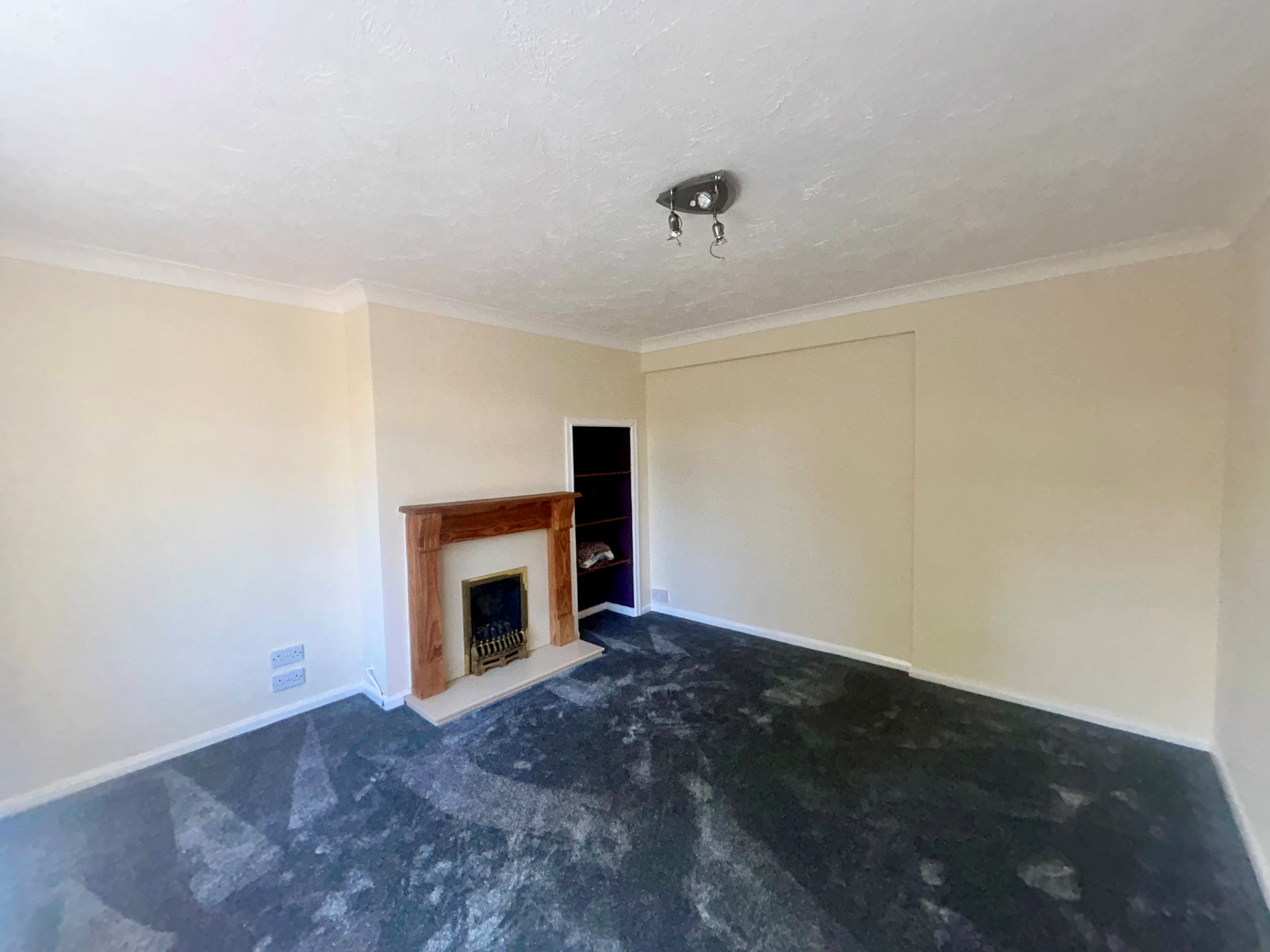19, Church Lane, Crawley photo 4