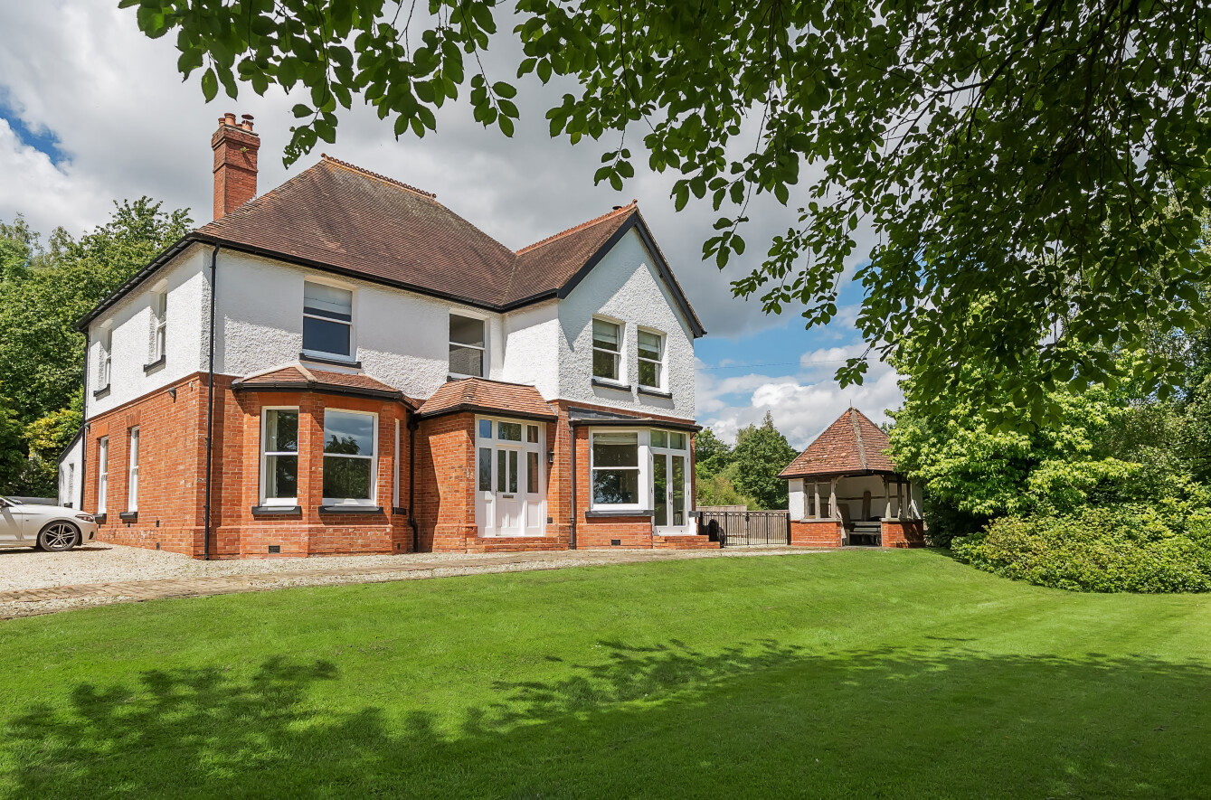 4 bedroom detached house for sale 0