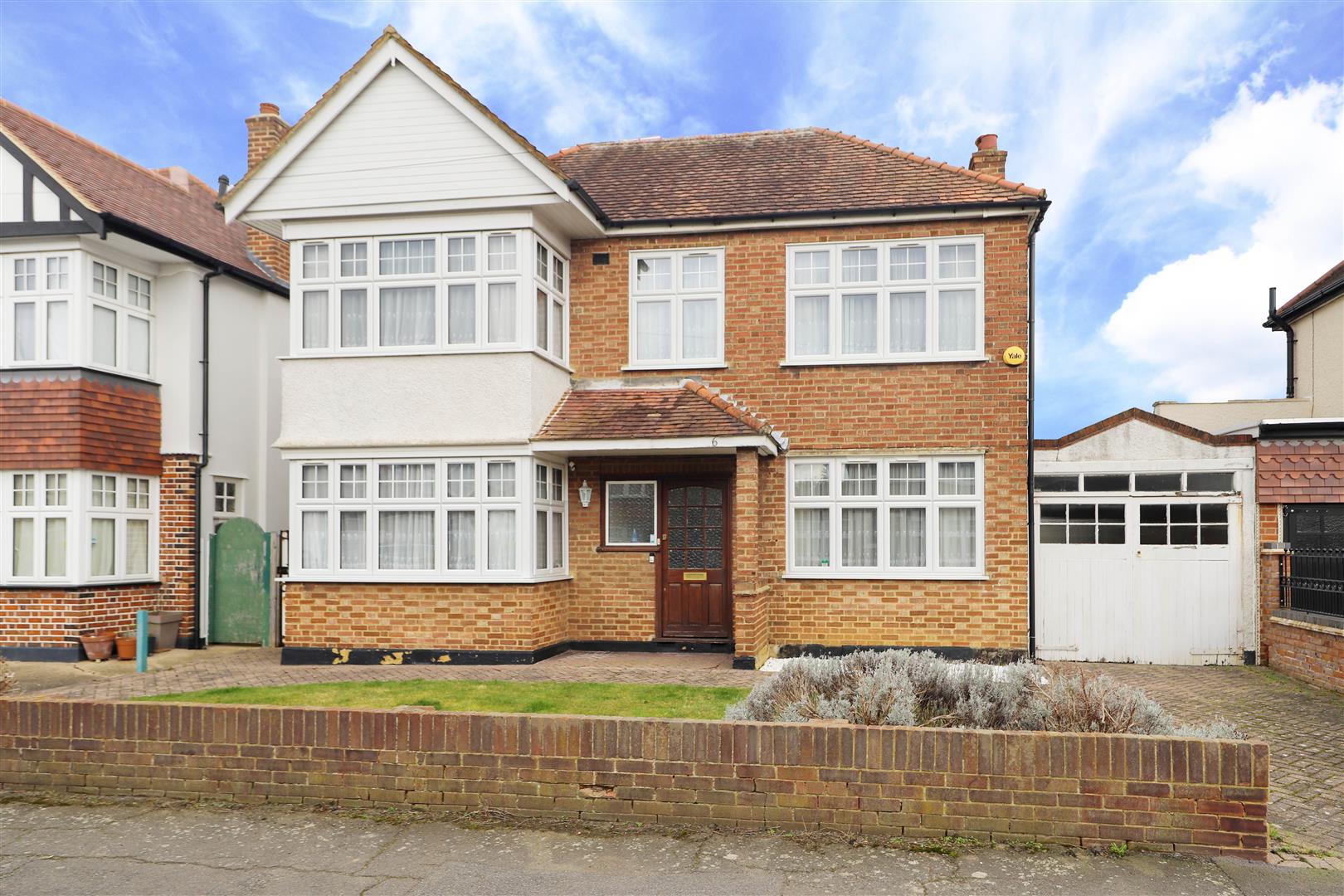 4 bedroom detached house for sale 0