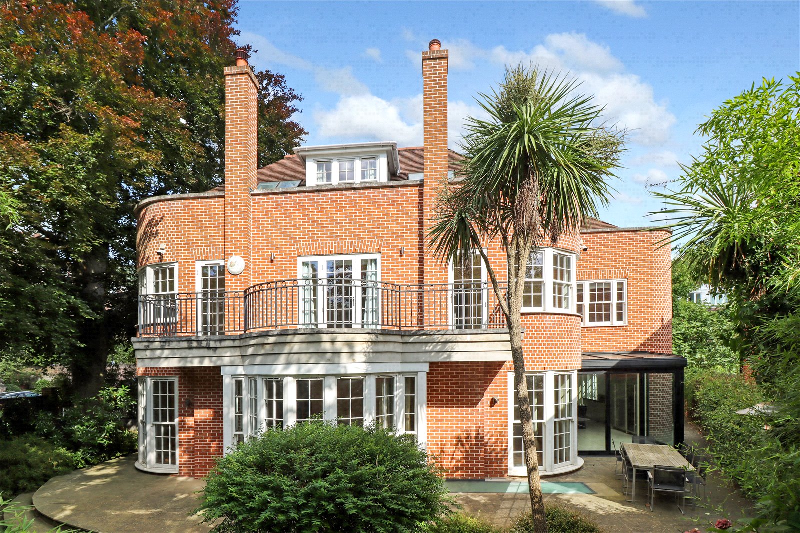 6 bedroom detached house for sale 0