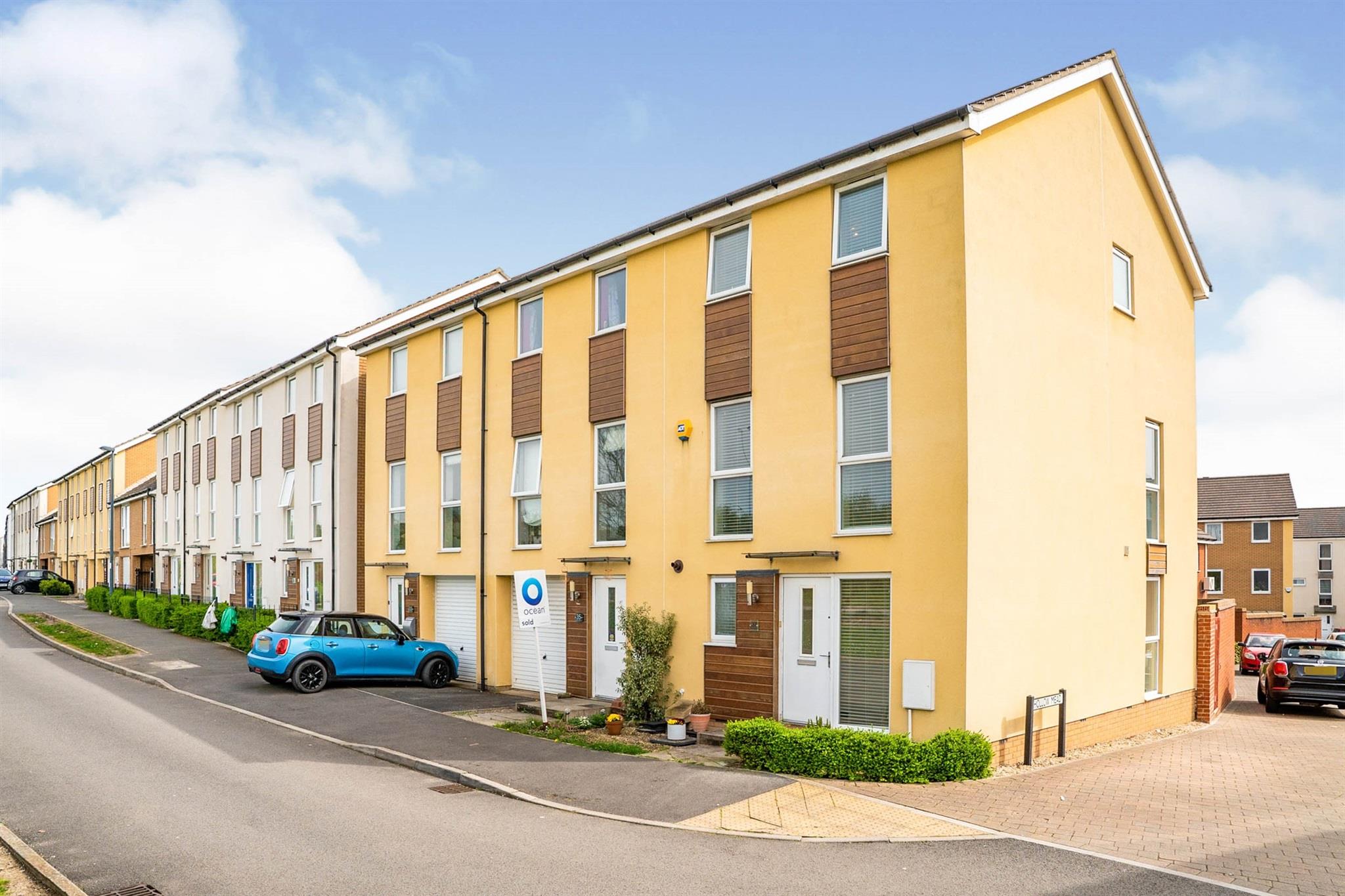 37, Over Drive, BRISTOL photo 2