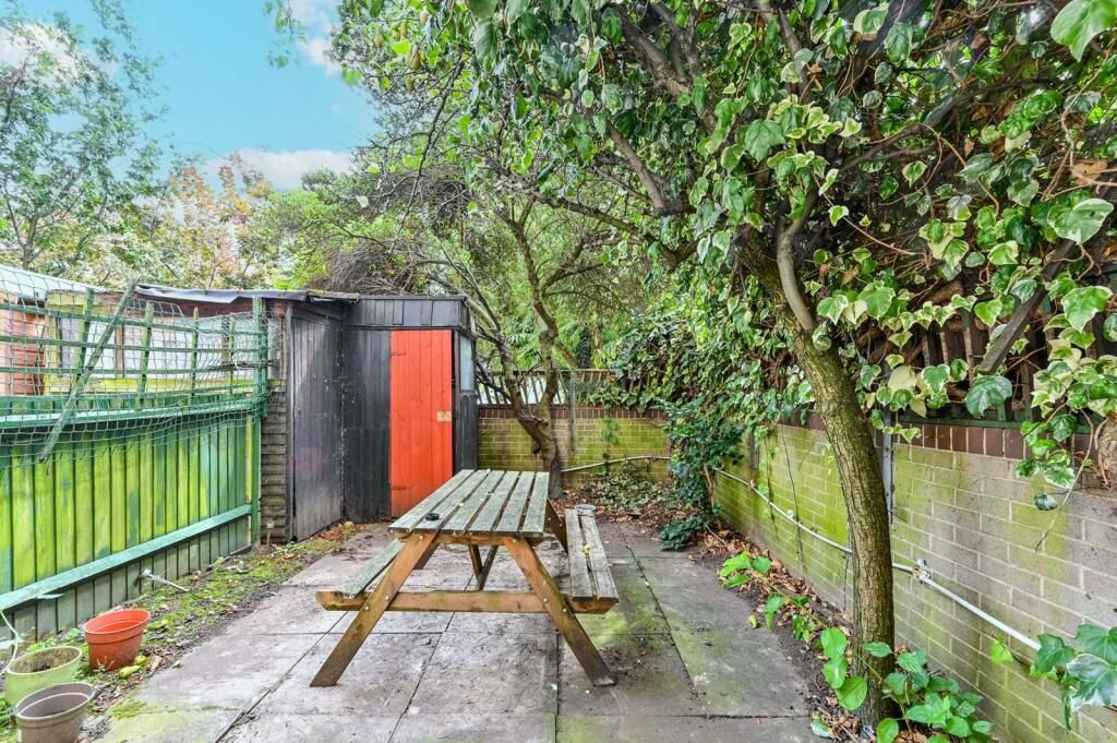 Flat 14, Calgarth, London photo 4
