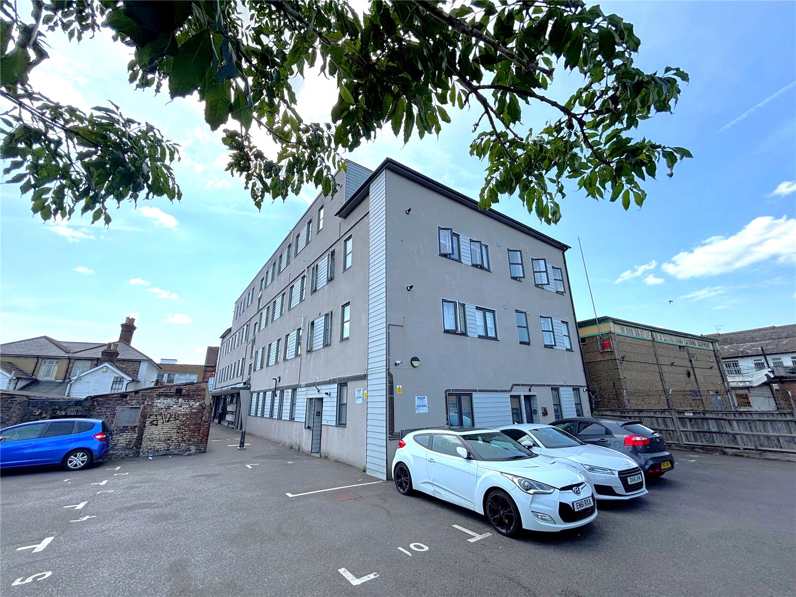 Flat 4,, Imperial Buildings, Horley photo 2
